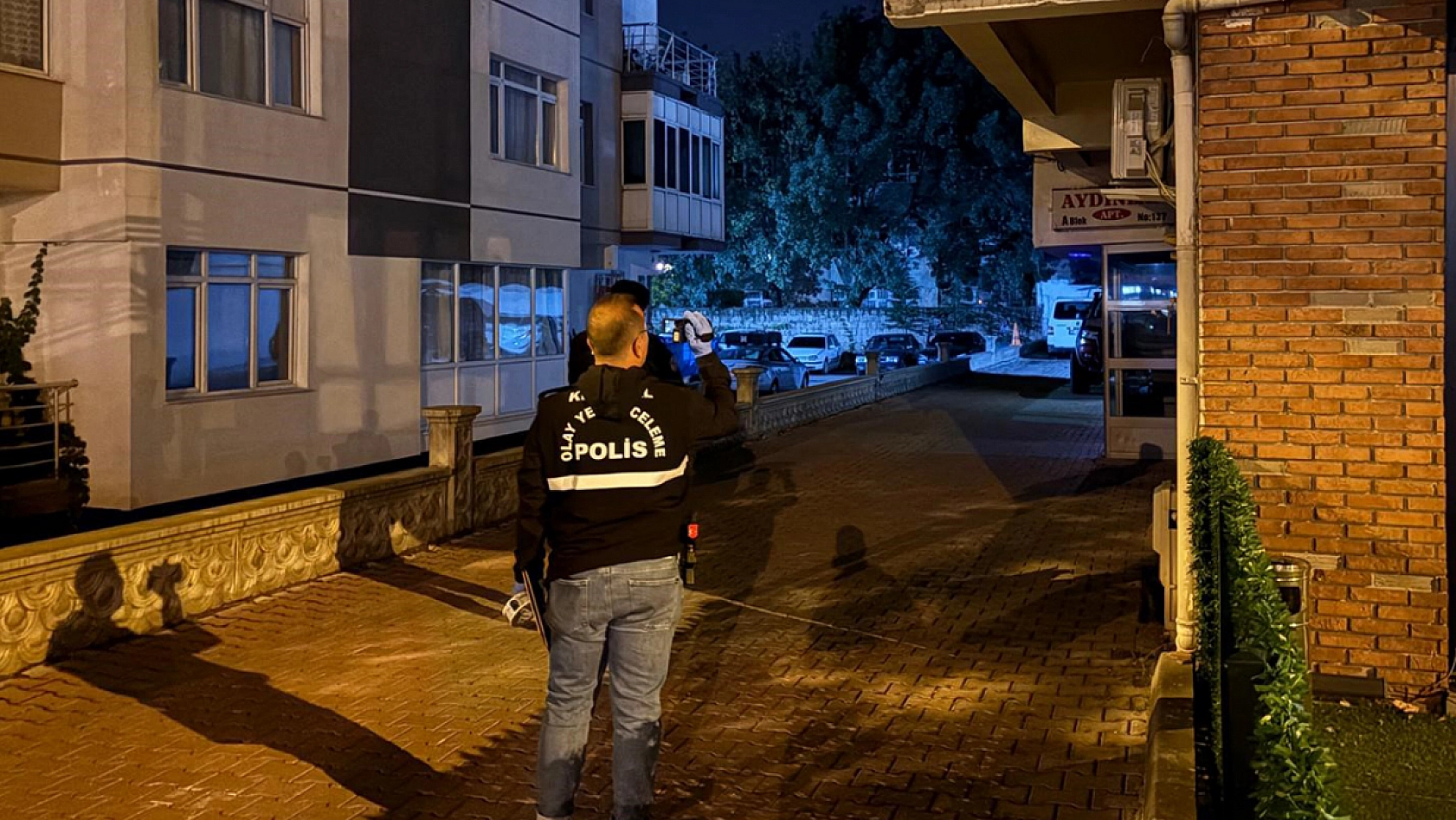 Şüpheli ölüm: 55 yaşındaki adam evinde ölü bulundu