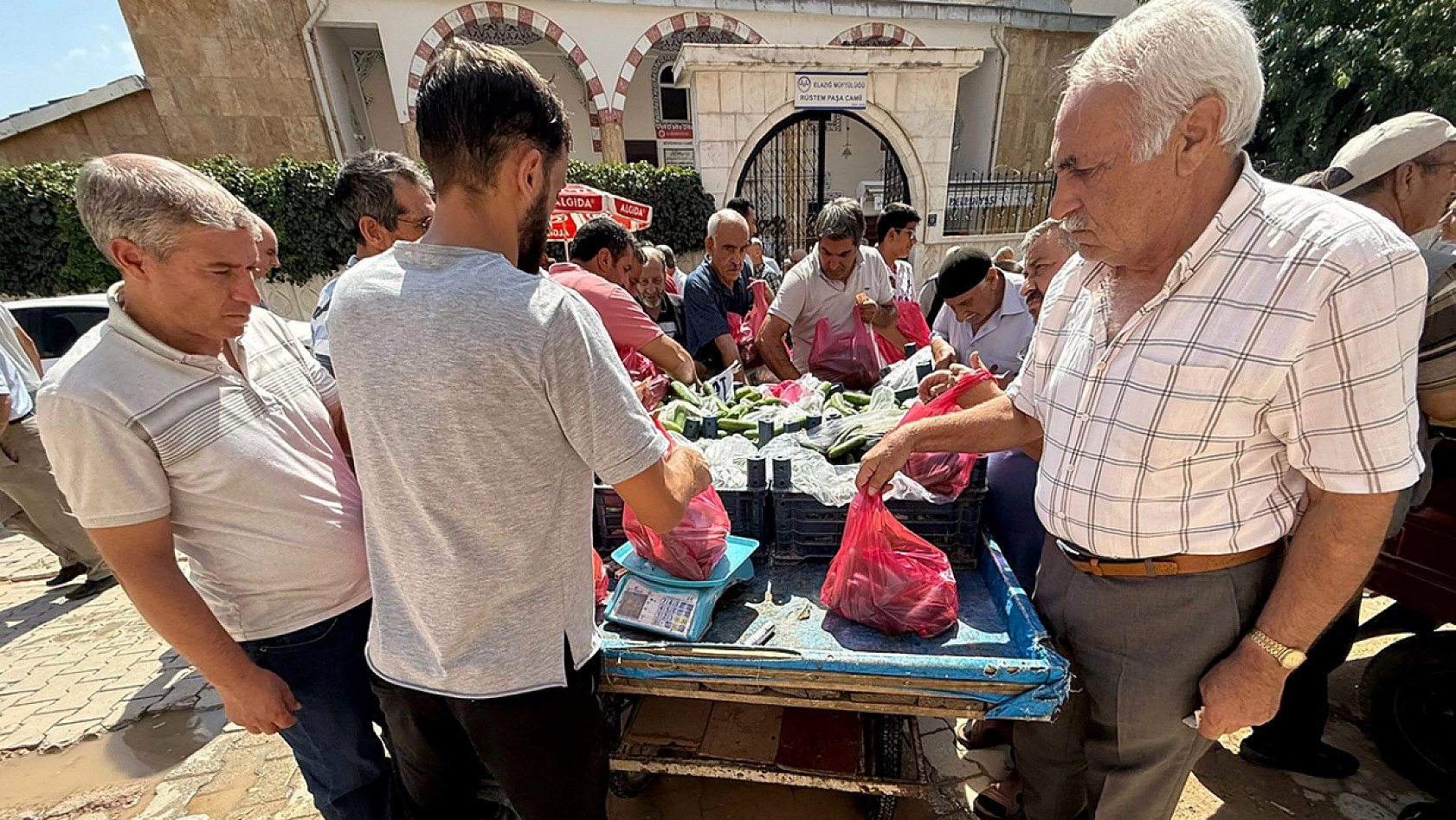 Elazığ'da kilosu 10 liradan satıldı dakikalar içinde tükendi
