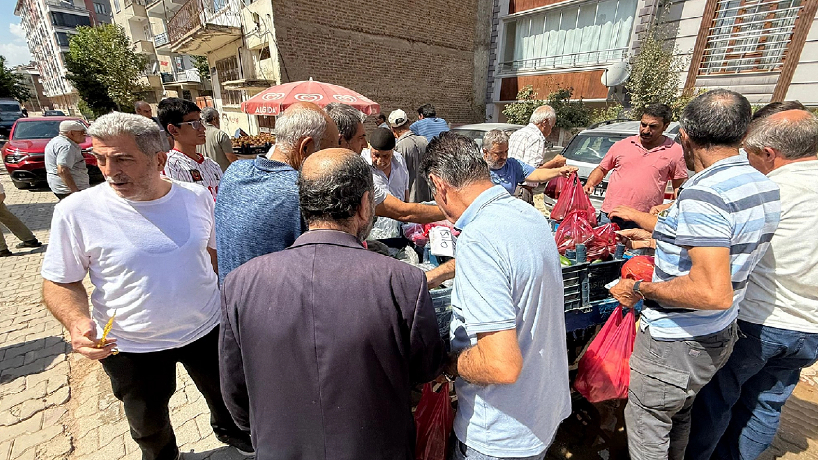 Elazığ'da kilosu 10 liradan satıldı dakikalar içinde tükendi