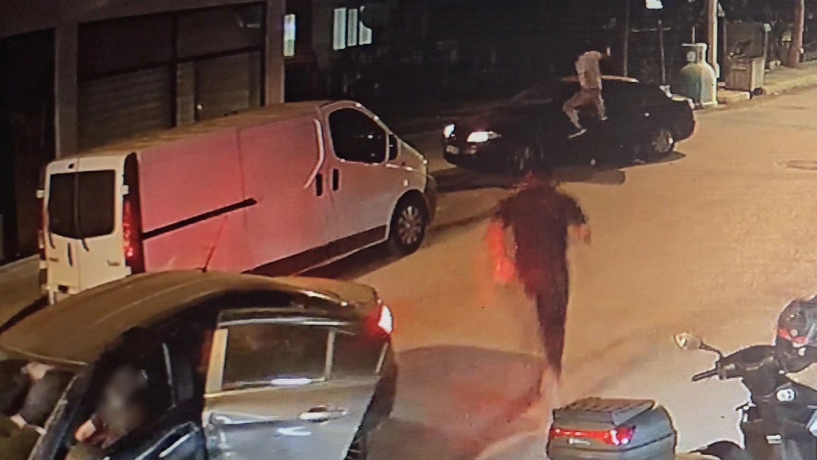 2'si ağır 5 kişinin yaralandığı kavganın dehşete düşüren görüntüleri ortaya çıktı
