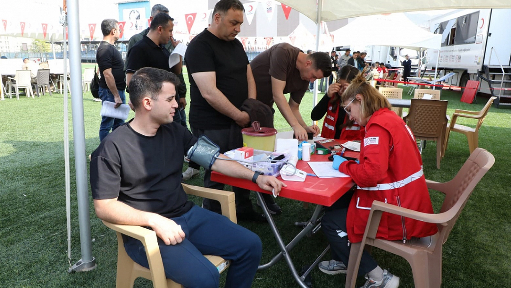 Tunceli'de kan bağışı seferberliği: her bağışa fidan hediyesi