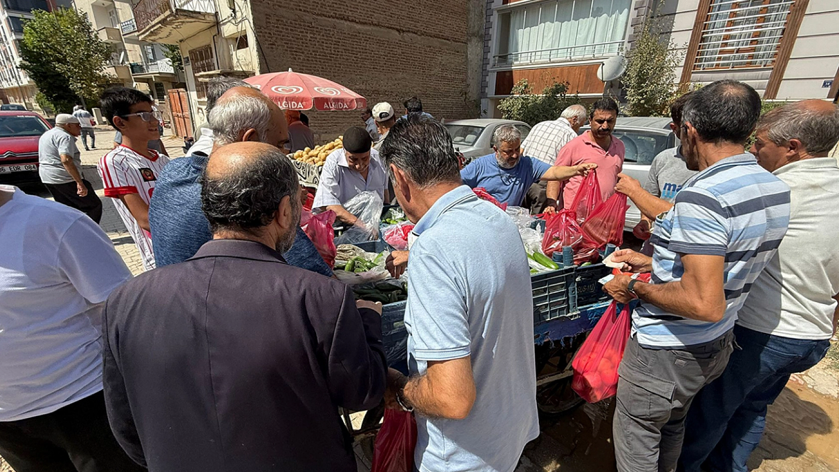 Elazığ'da kilosu 10 liradan satıldı dakikalar içinde tükendi