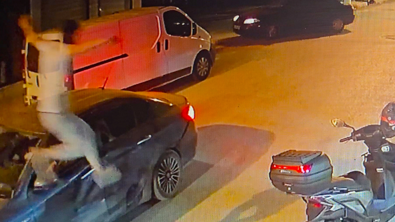 2'si ağır 5 kişinin yaralandığı kavganın dehşete düşüren görüntüleri ortaya çıktı