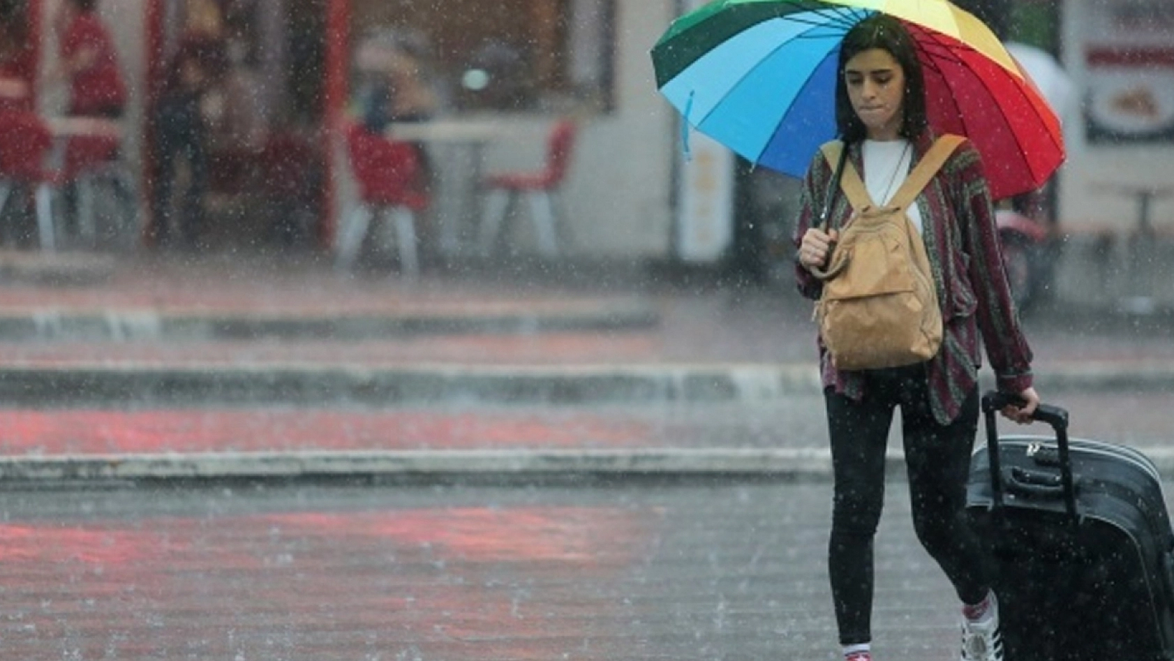 Meteoroloji uyardı: 5 ilde kuvvetli sağanak ve gök gürültülü yağış geliyor