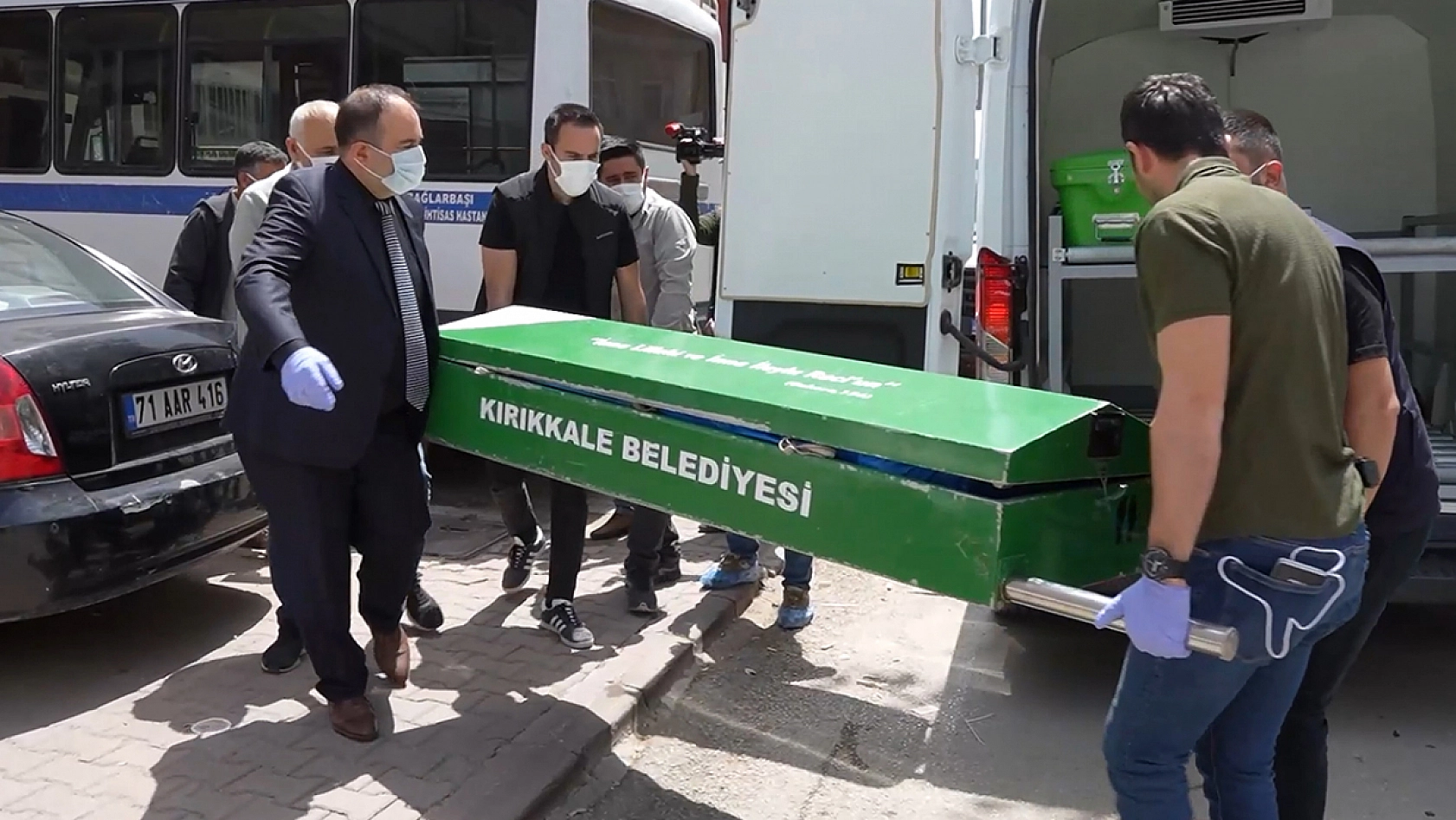 12 yıllık ceset derin dondurucudan çıkmıştı: 17 Şüpheli gözaltında
