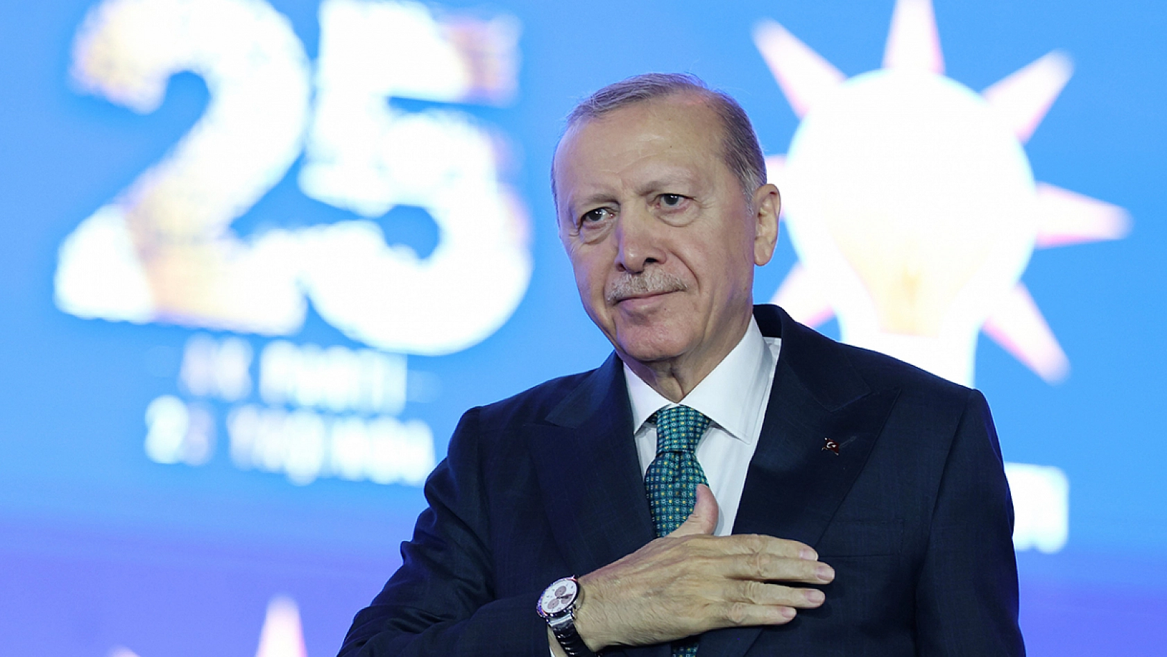 Erdoğan: 'Türkiye'yi her alanda büyütmenin kıvancını yaşıyoruz'