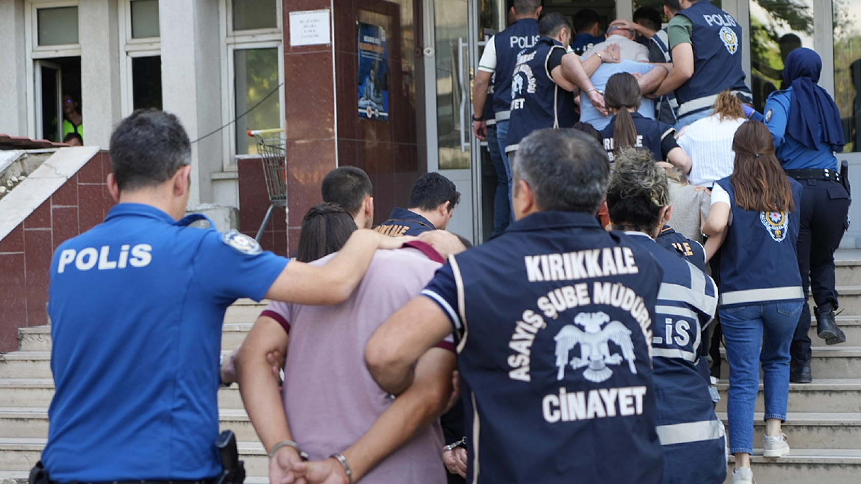 12 yıllık ceset derin dondurucudan çıkmıştı: 17 Şüpheli gözaltında