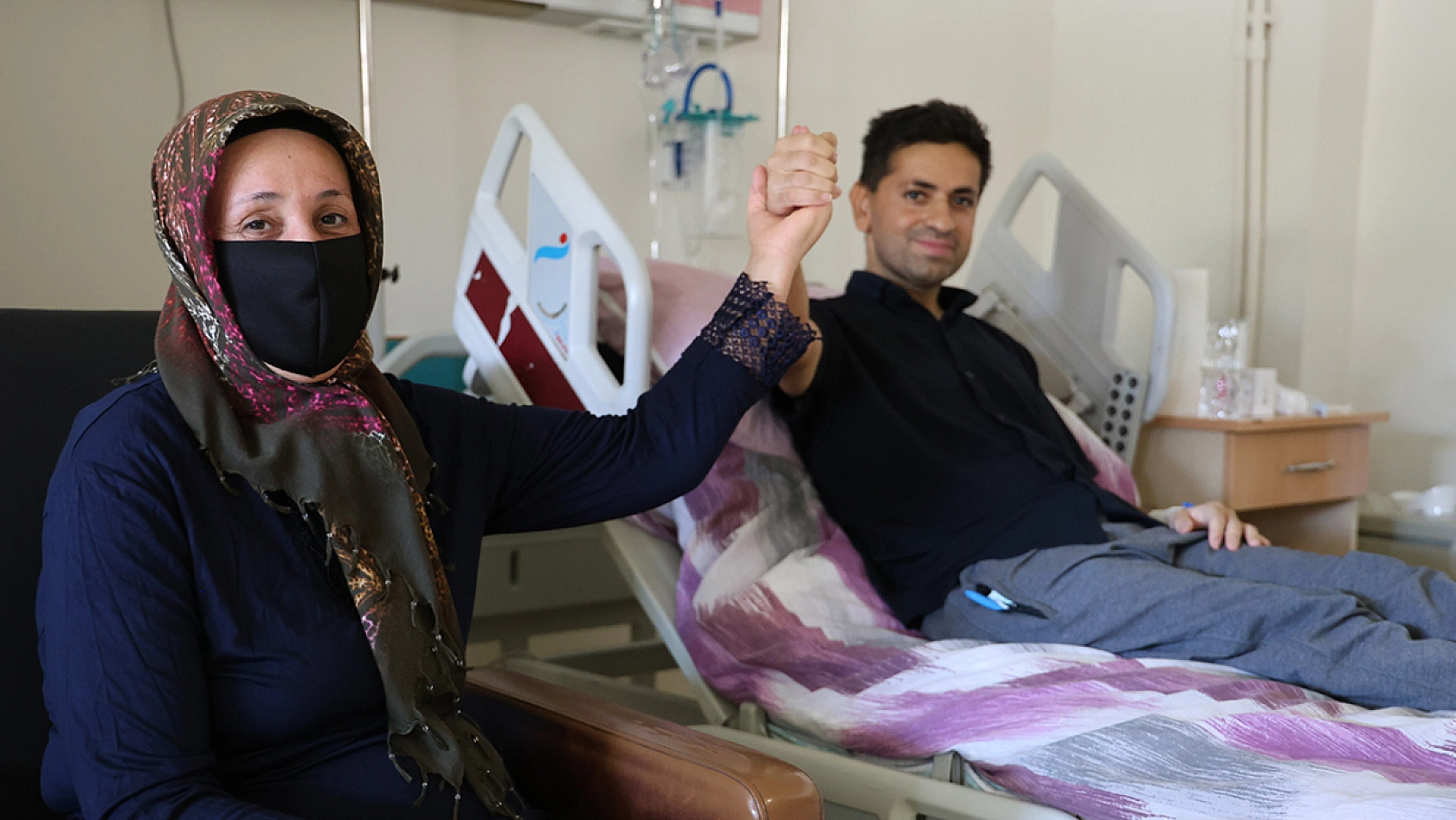 Elazığ'da yürek ısıtan hikaye: Anne, böbreğiyle oğluna can oldu