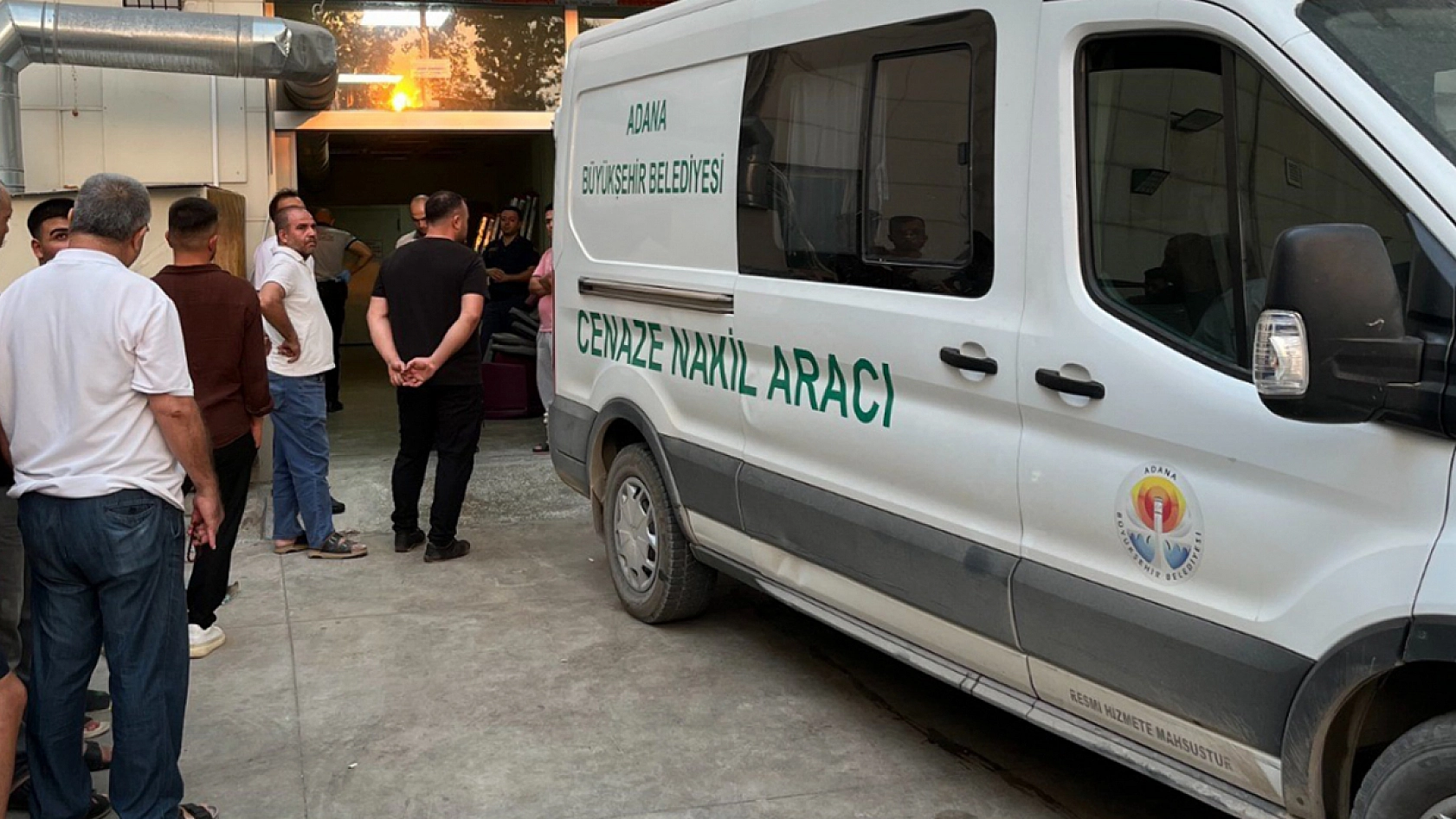 Tomrukların altında feci şekilde can verdi