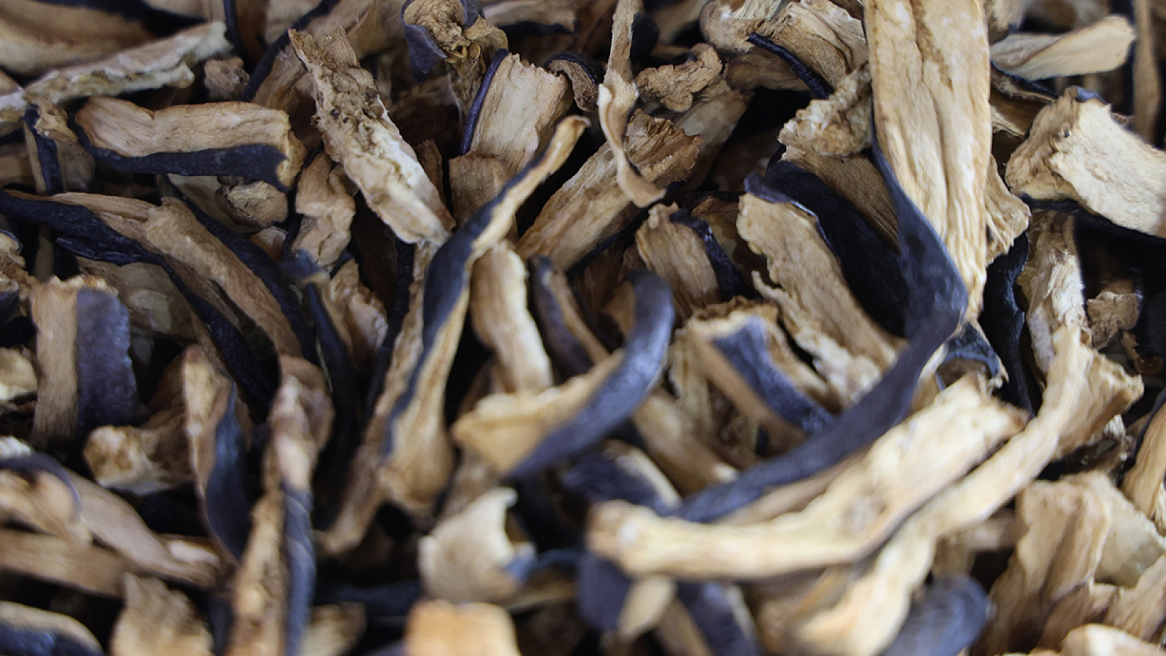 Elazığ'da tezgahlar renklenmeye başladı