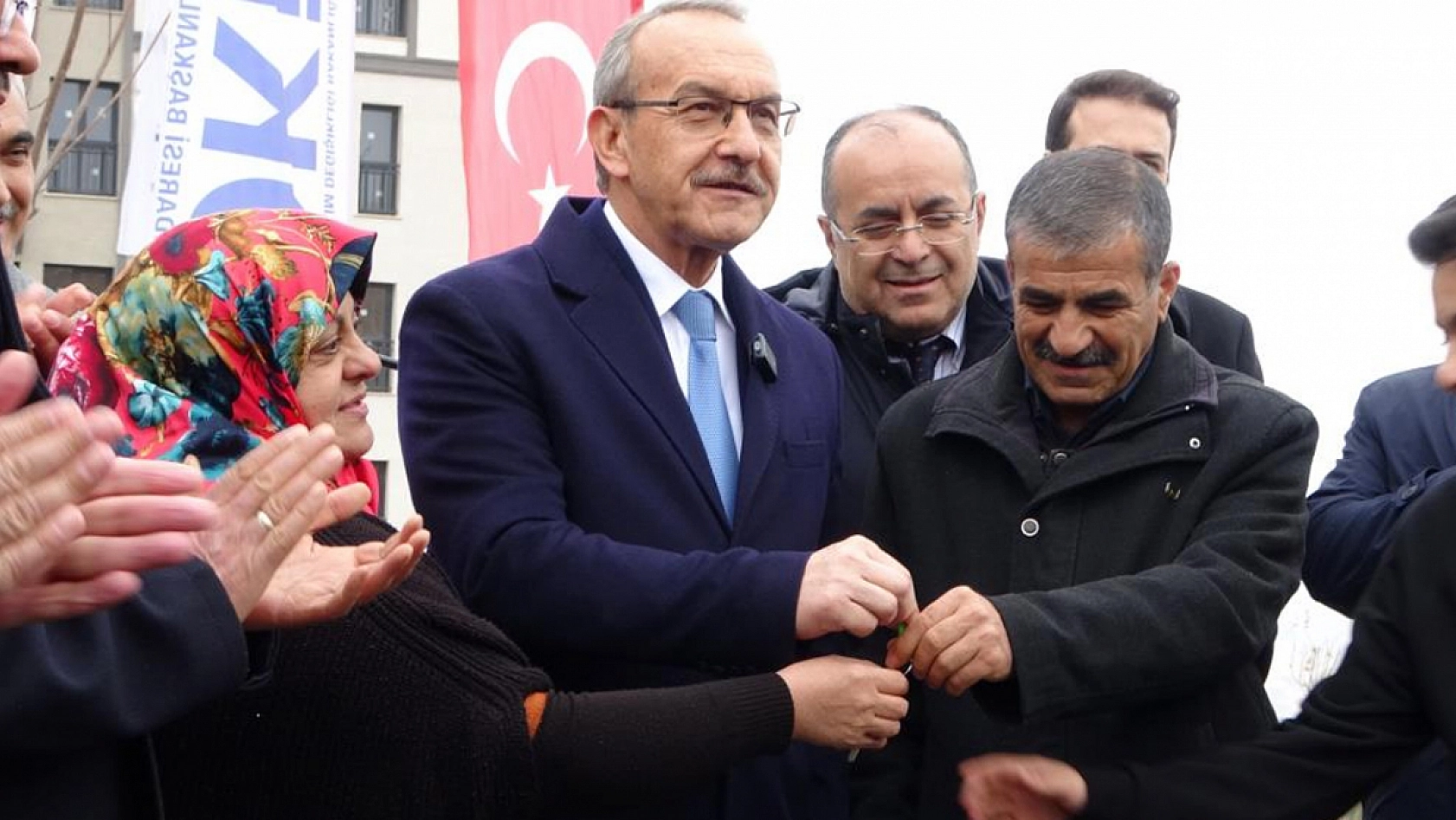 Malatya'da depremzedelere konut teslimleri sürüyor