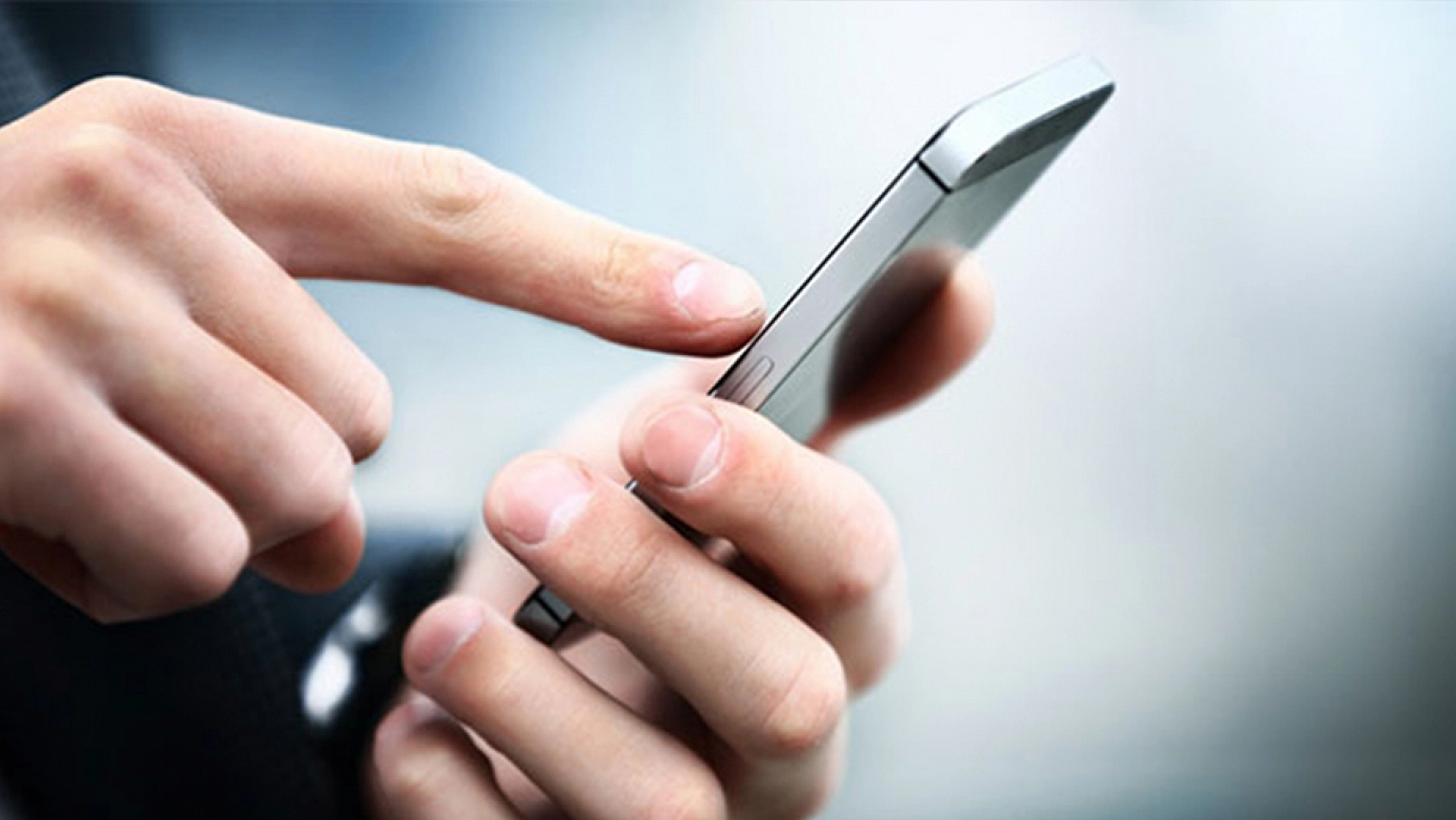 Güvenlik açığı olan 4 telefon ve 1 hoparlör toplatılıyor!