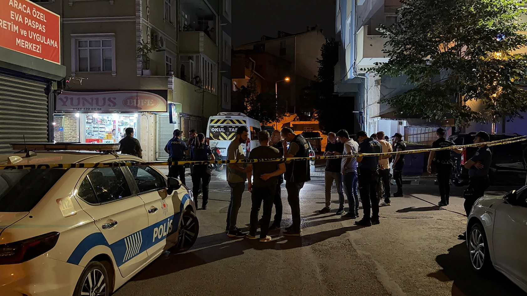 Sokak ortasında silahlı kavga: 3 yaralı
