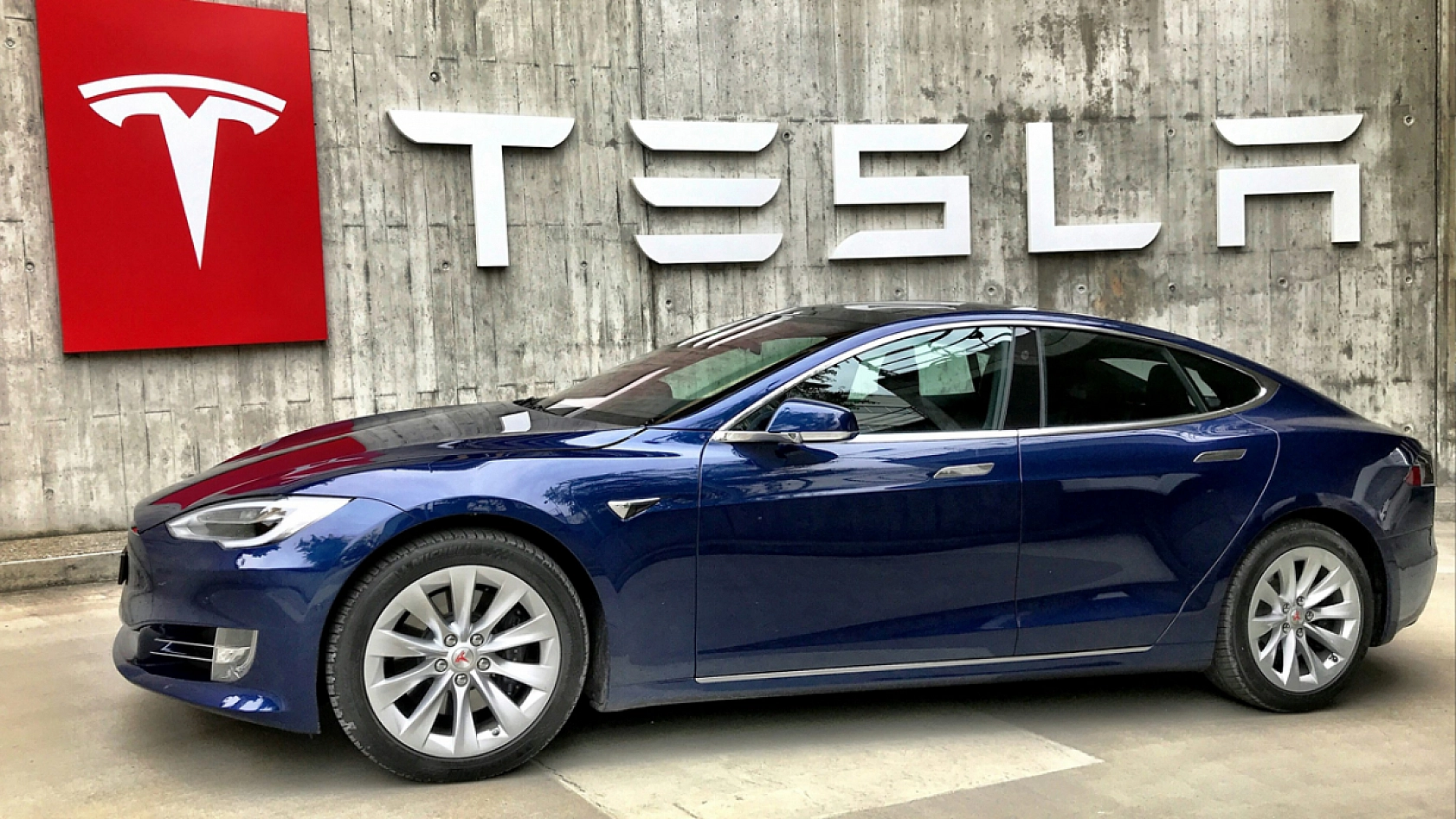 Tesla'nın ekranında yeni bir çağ: Görenler şaşkına döndü