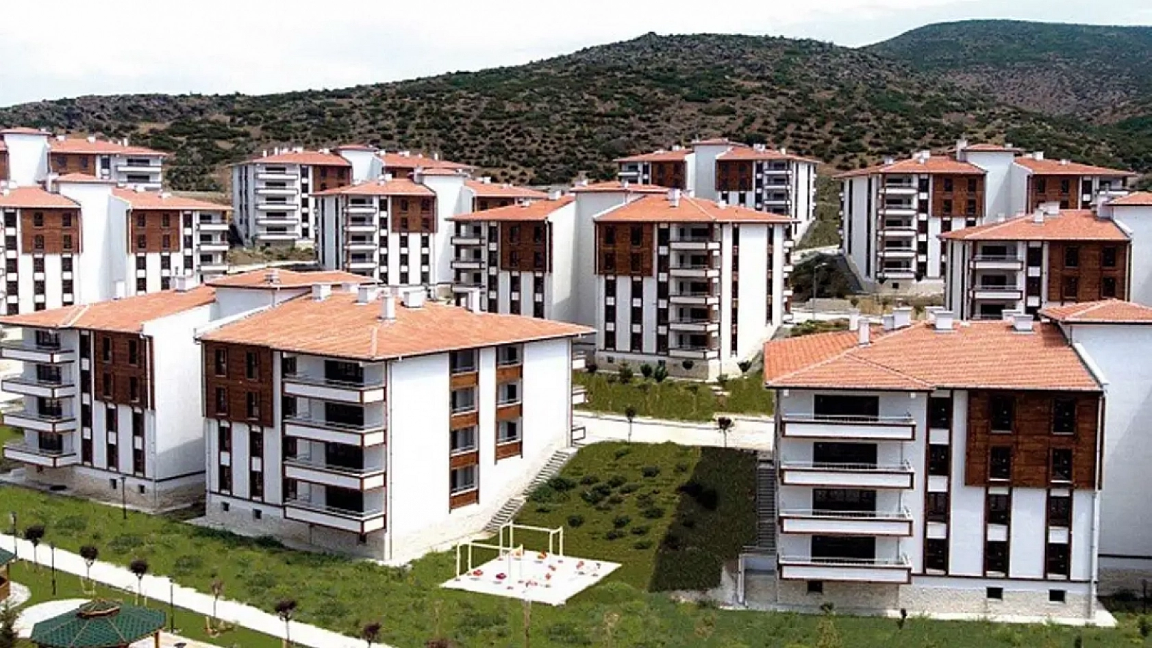 Bakan Şimşek'ten sosyal konut projeleriyle ilgili kritik açıklama