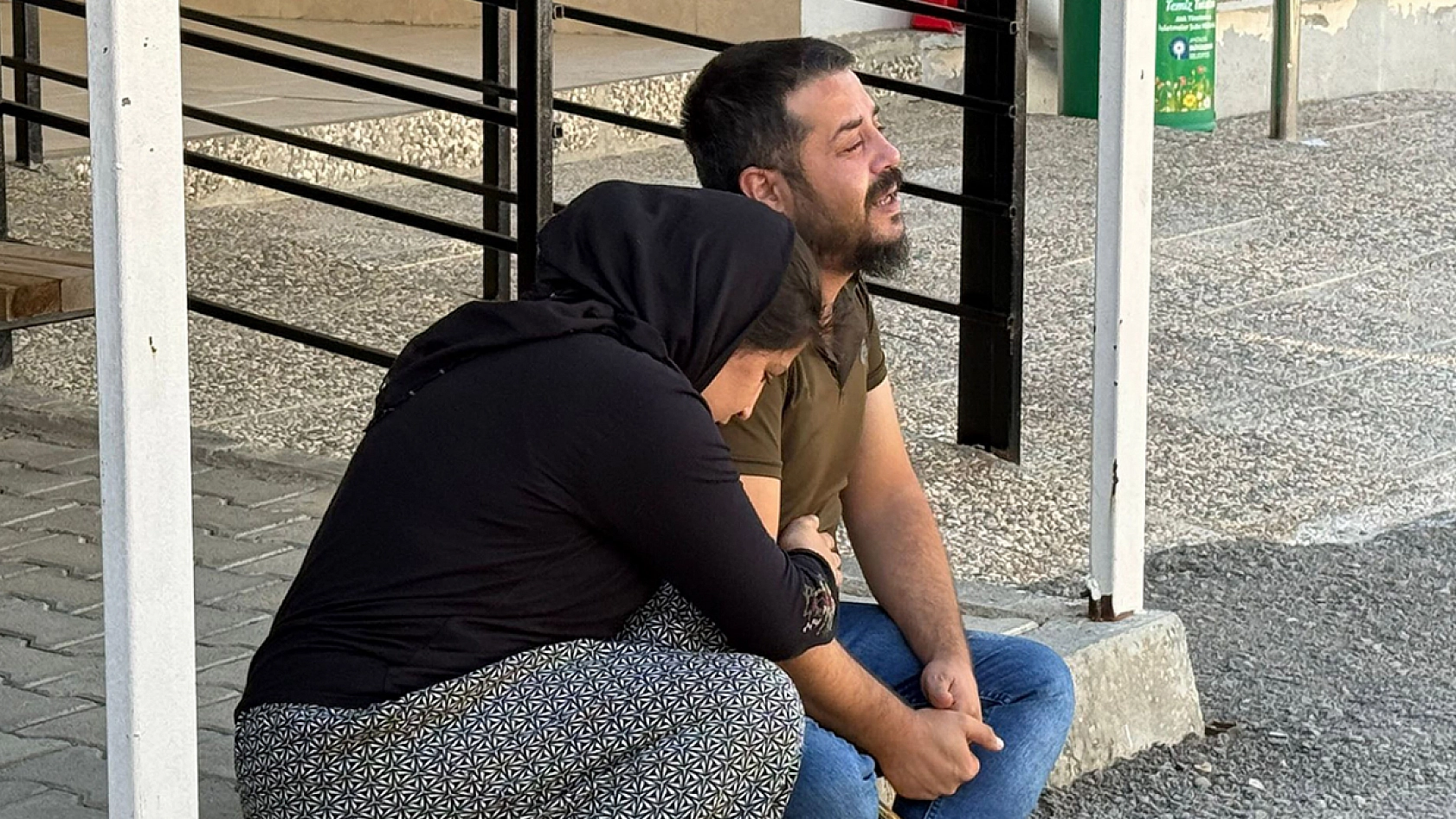 Babasının kullandığı minibüsün altında kalan bebek yaşamını yitirdi