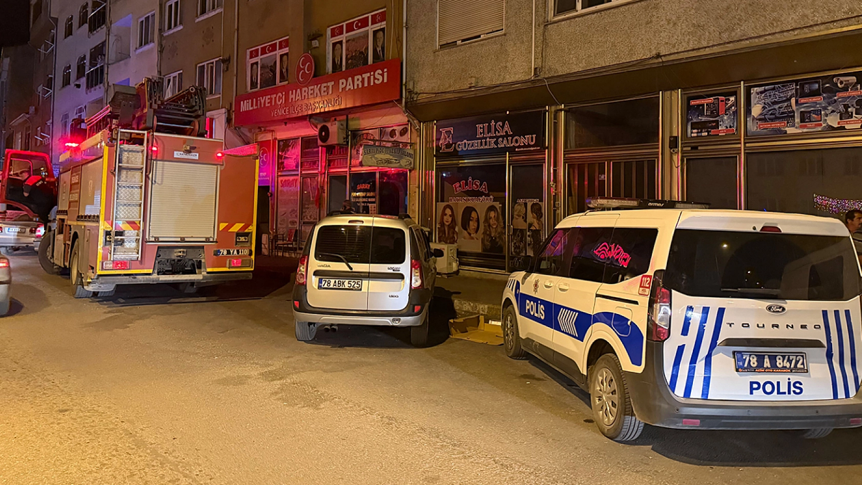 Eşinin boğazını keserek öldürdü