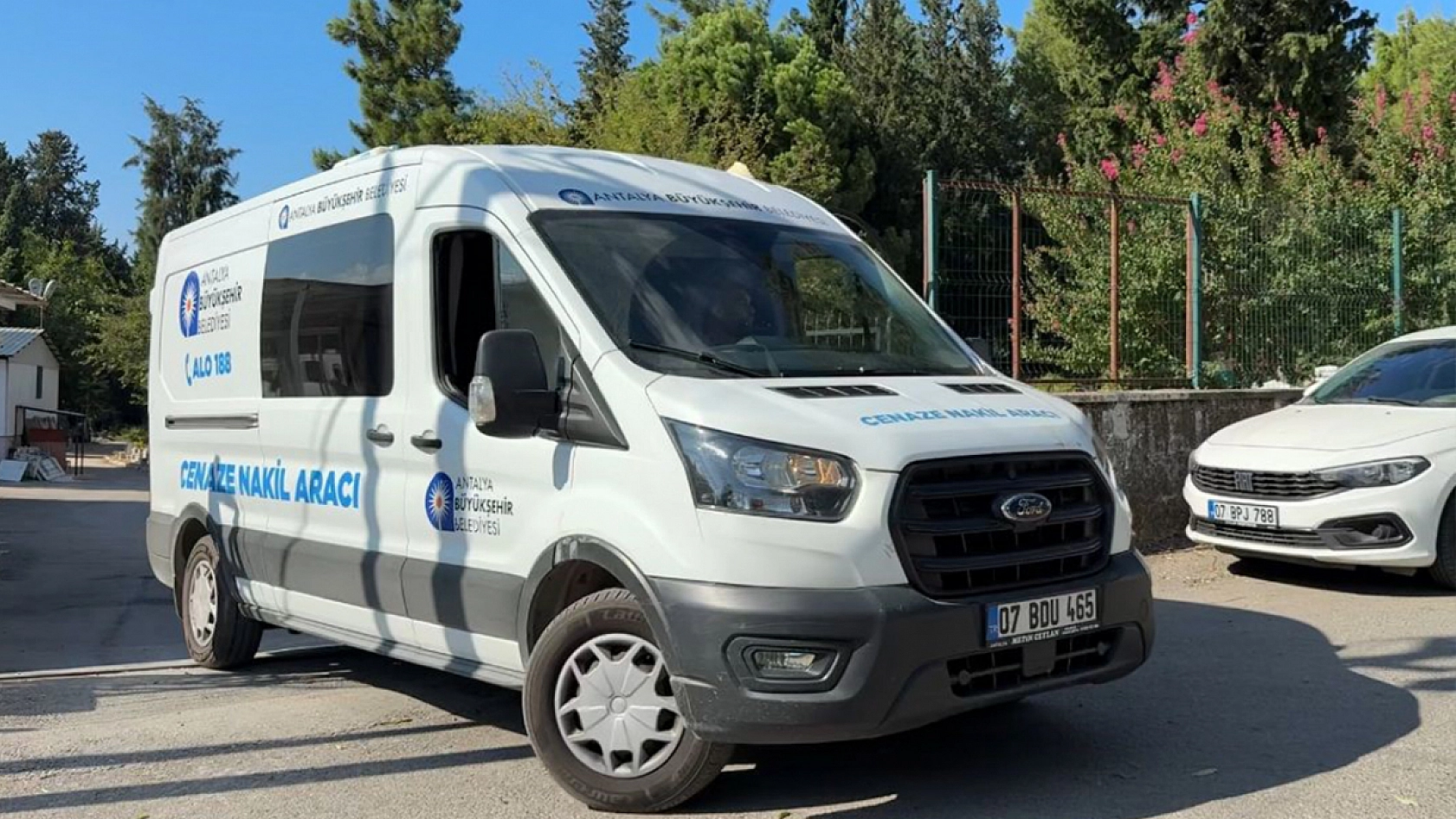 Babasının kullandığı minibüsün altında kalan bebek yaşamını yitirdi