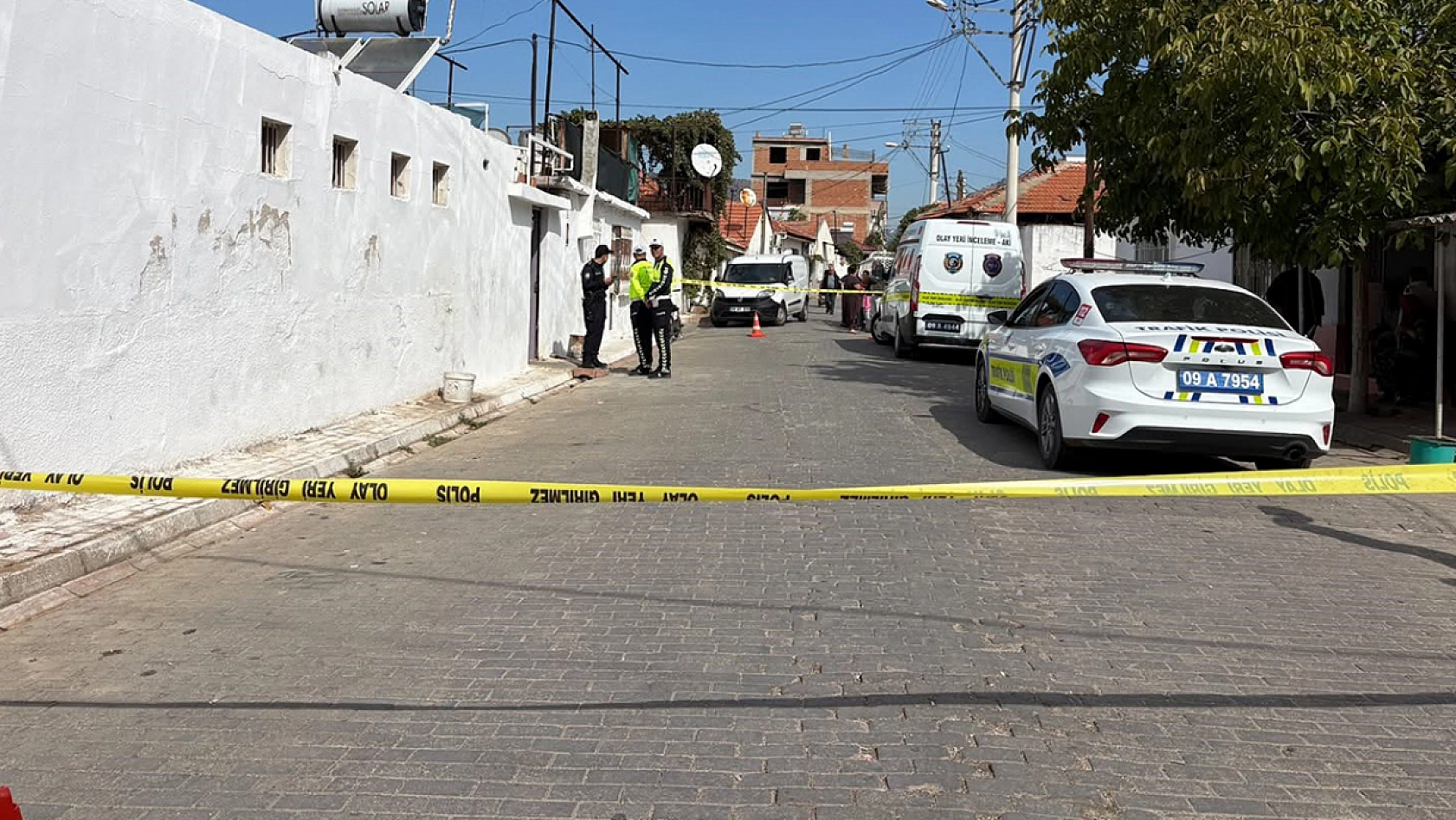 Eşini pompalı tüfekle vurdu