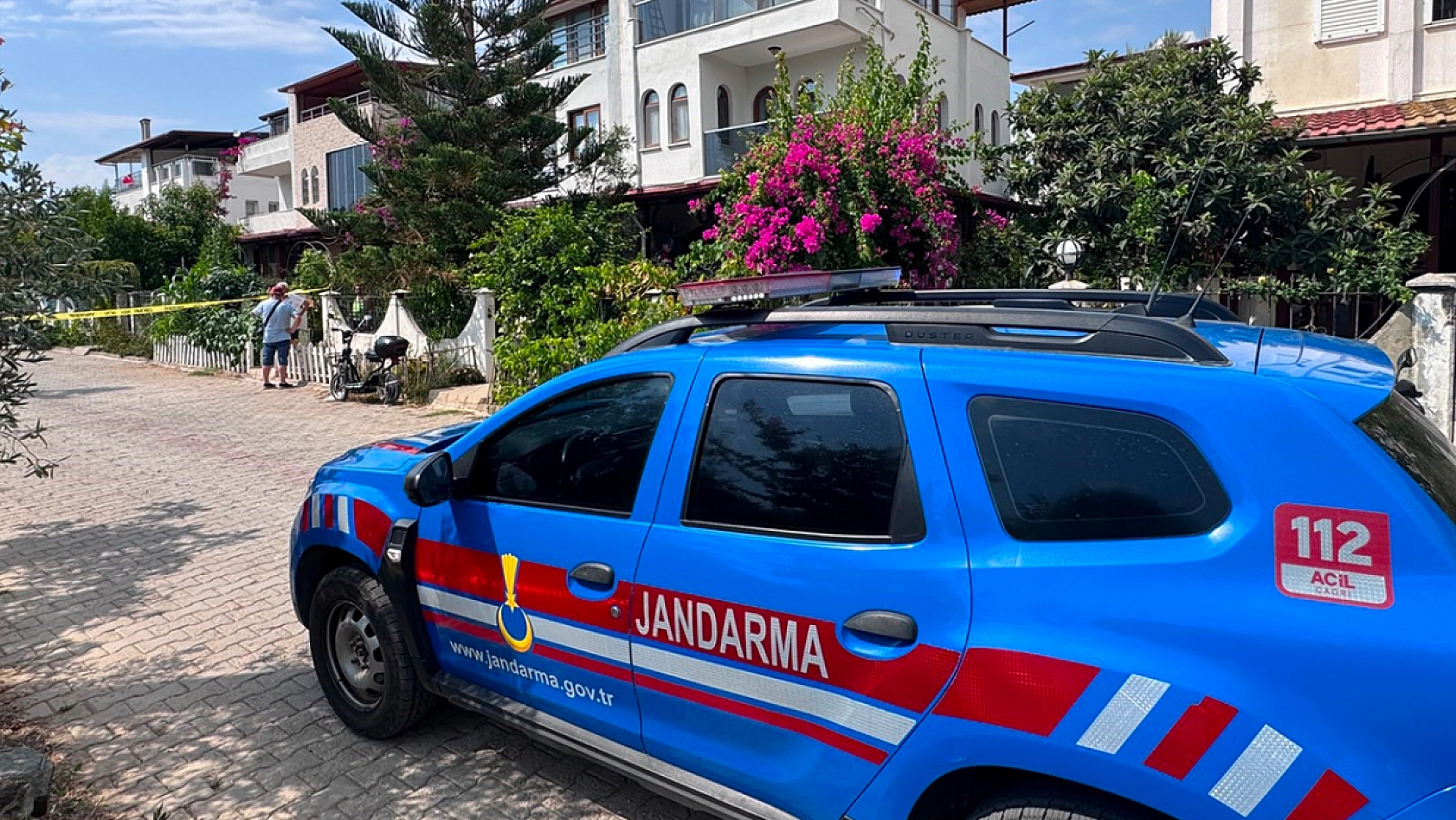 Önce annesini öldürdü ardından kendisini vurdu