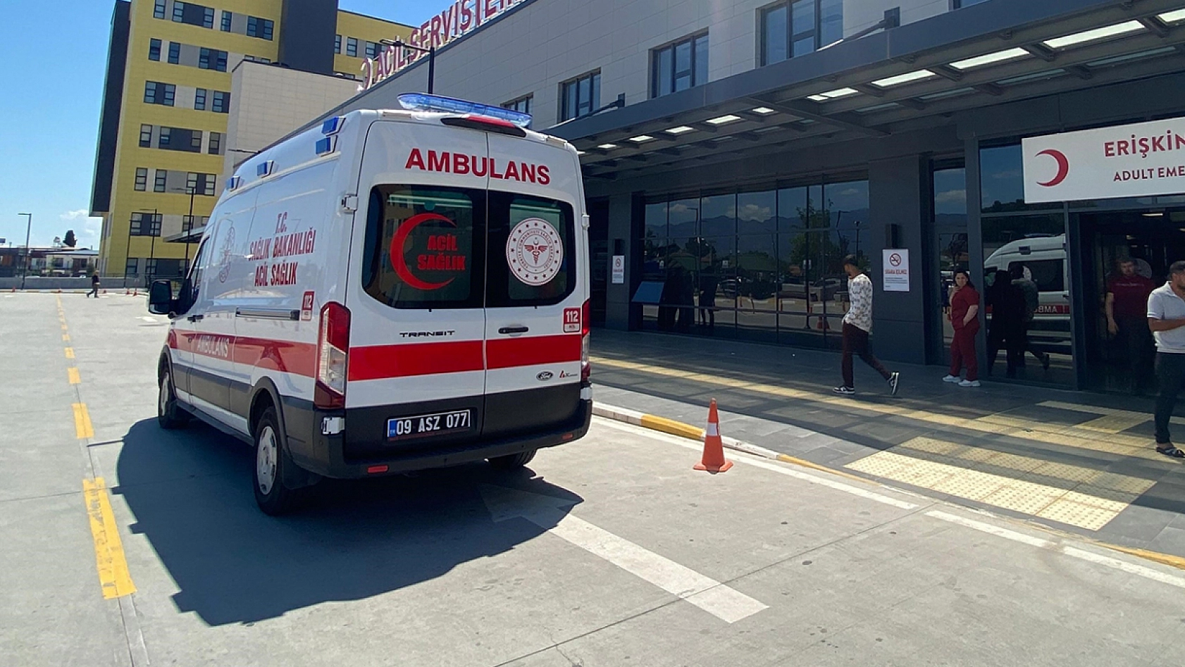 Eşini pompalı tüfekle vurdu