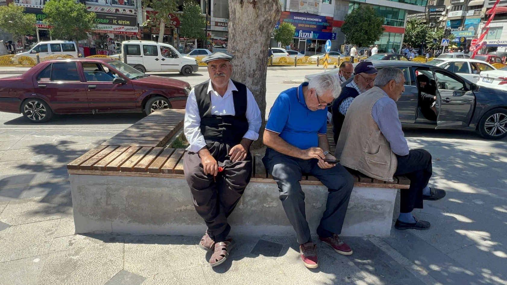 Elazığ'daki Zanaatkâr, 69 Yıldır Aynı Heyecanla İşini Yapıyor