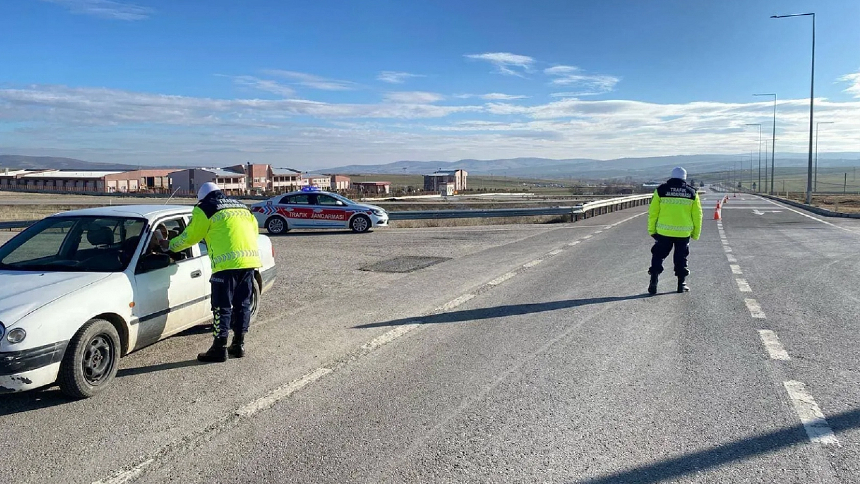 Sürücüler dikkat! Trafik cezalarında yeni karar