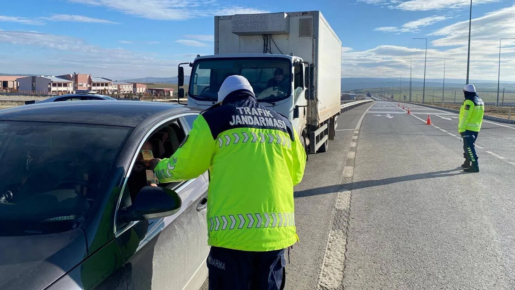 Elazığlı sürücüler dikkat! Bu ihlali yapan yandı