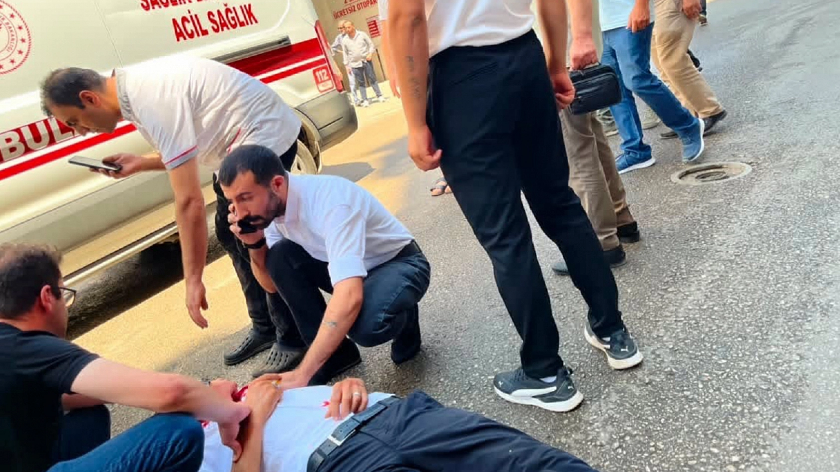Elazığ'da otomobil yaya çarptı! 1 ağır yaralı