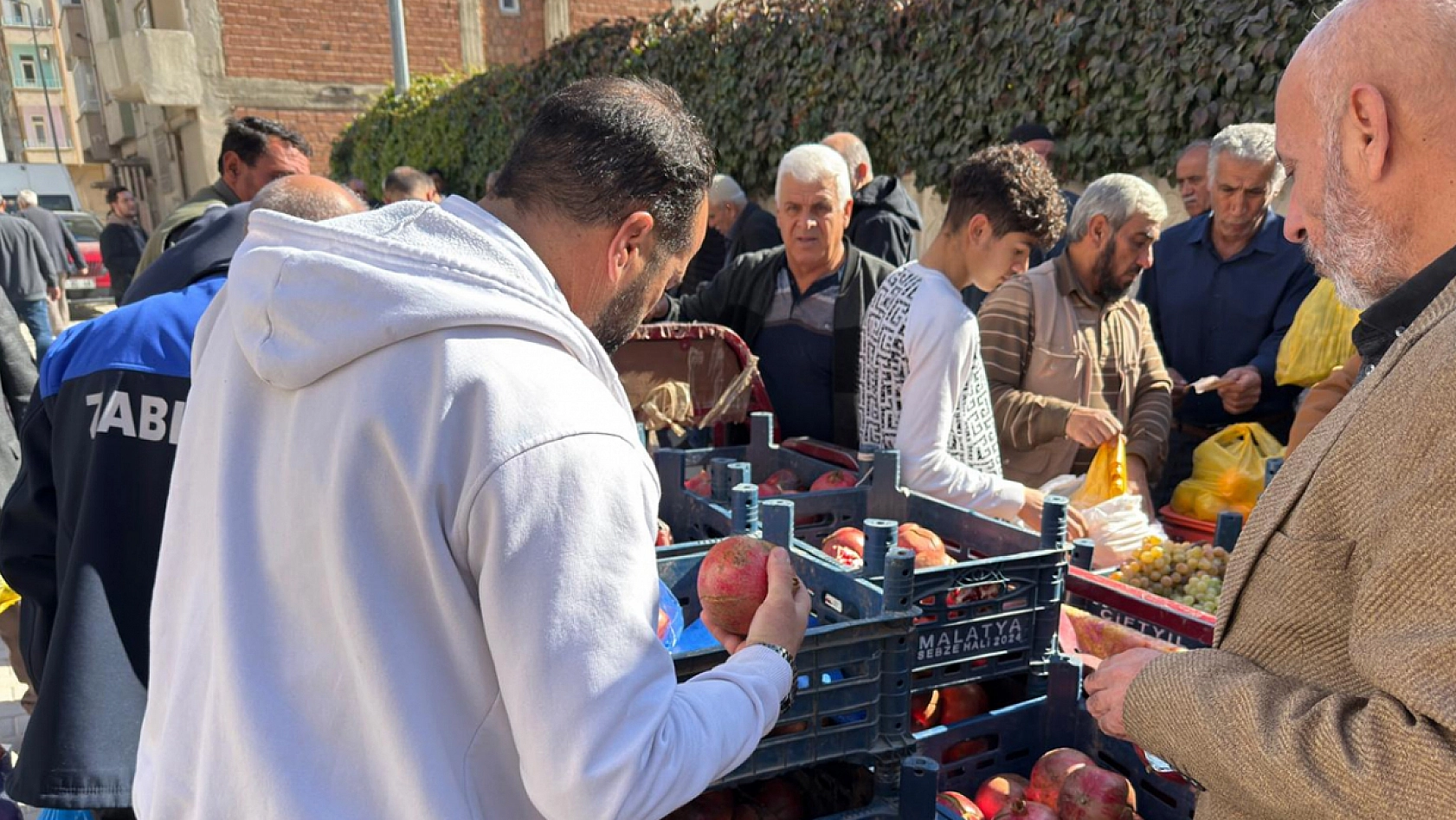 Elazığ'da kilosu 40 liraya düştü kapış kapış satıldı