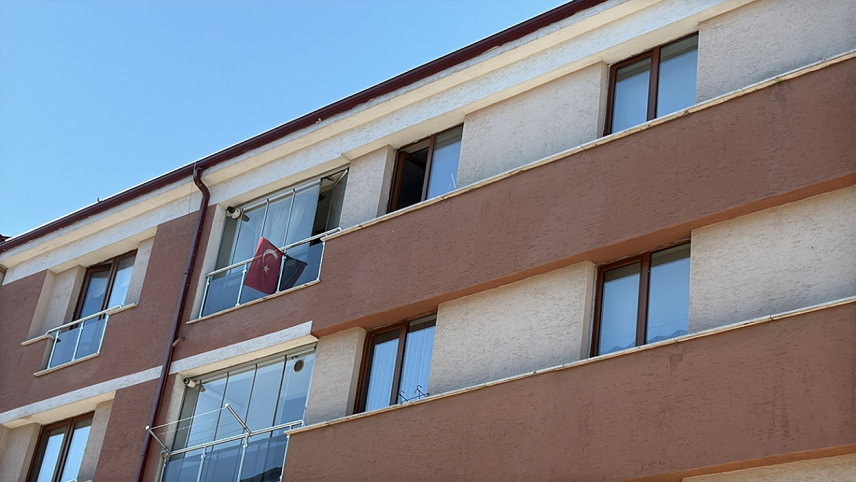 Apartmanı saran kötü kokunun sebebi ceset çıktı