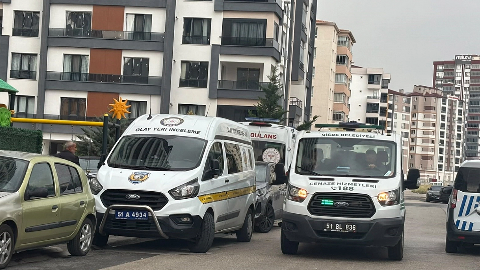 Genç kız çatı katında ölü bulundu