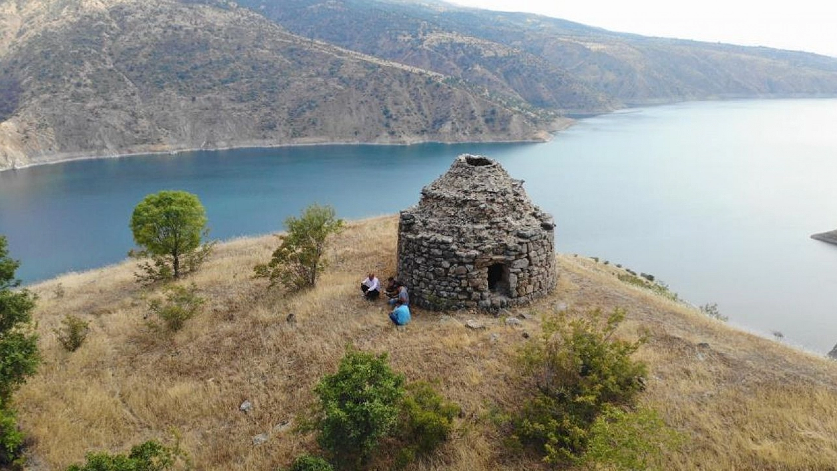 800 Yıllık Kümbet Zamana Direniyor