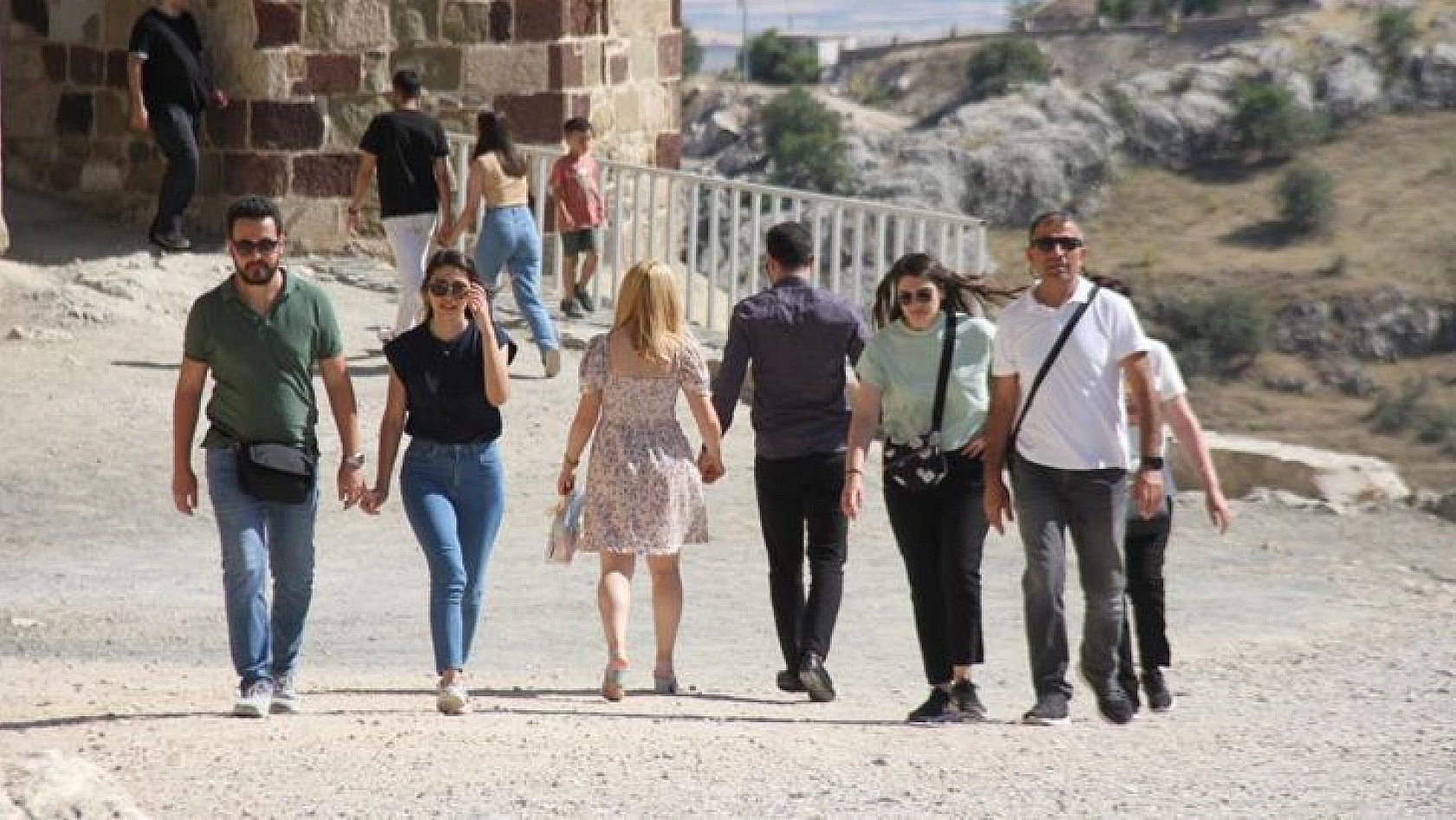 Elazığ'ın turizme açılan kapısı Harput'a ziyaretçi akını