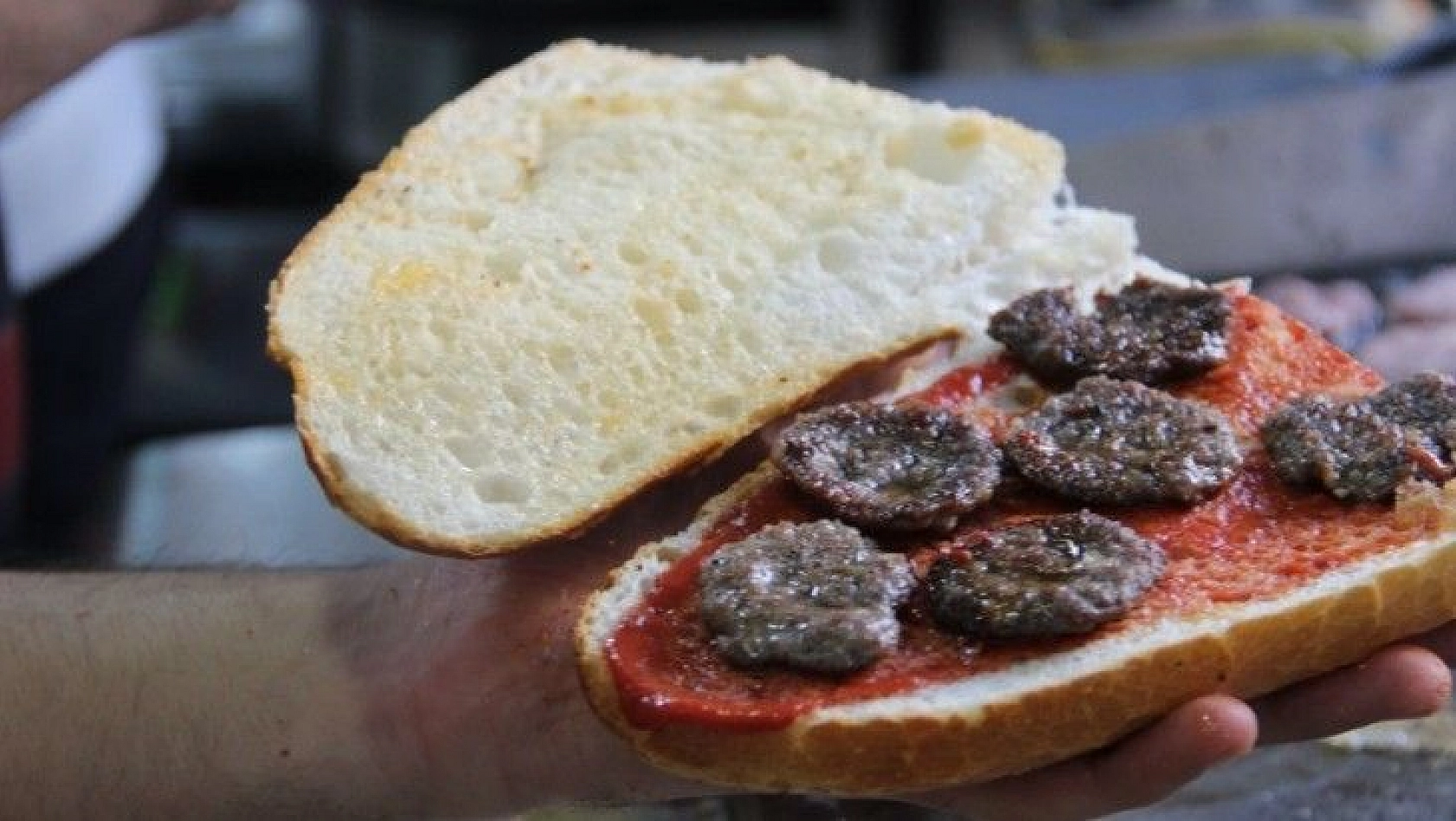 Elazığ'ın Damak Tadı 'Salçalı Köfte'