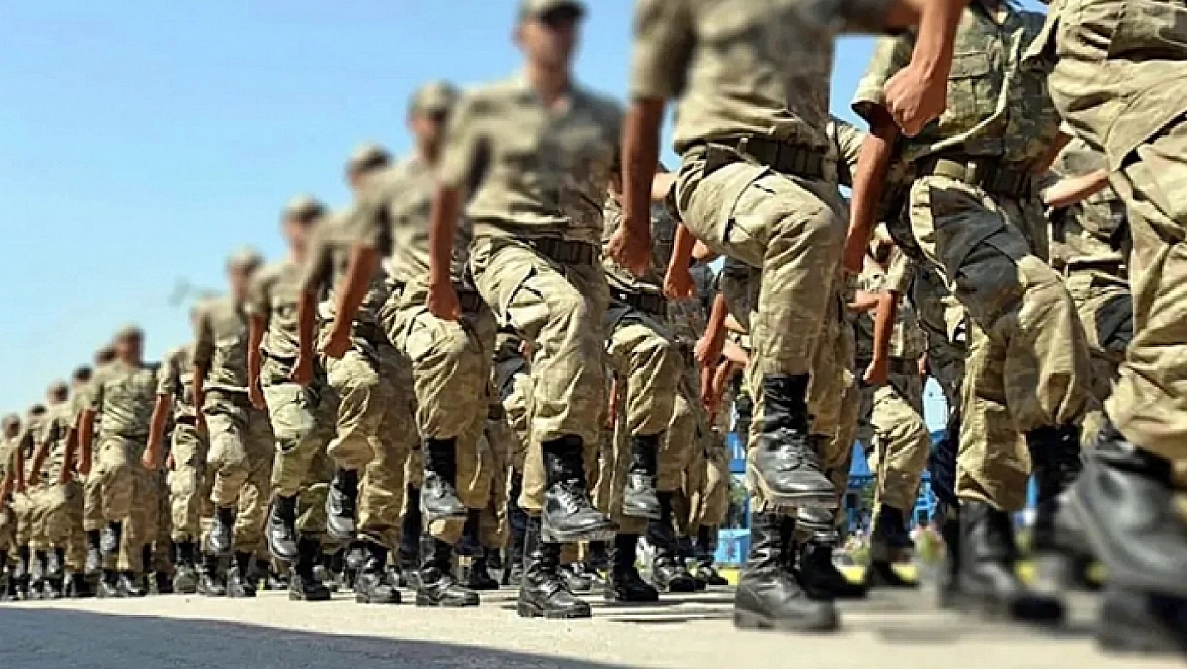 Bakan müjdeyi duyurdu! Askerlikte yeni dönem