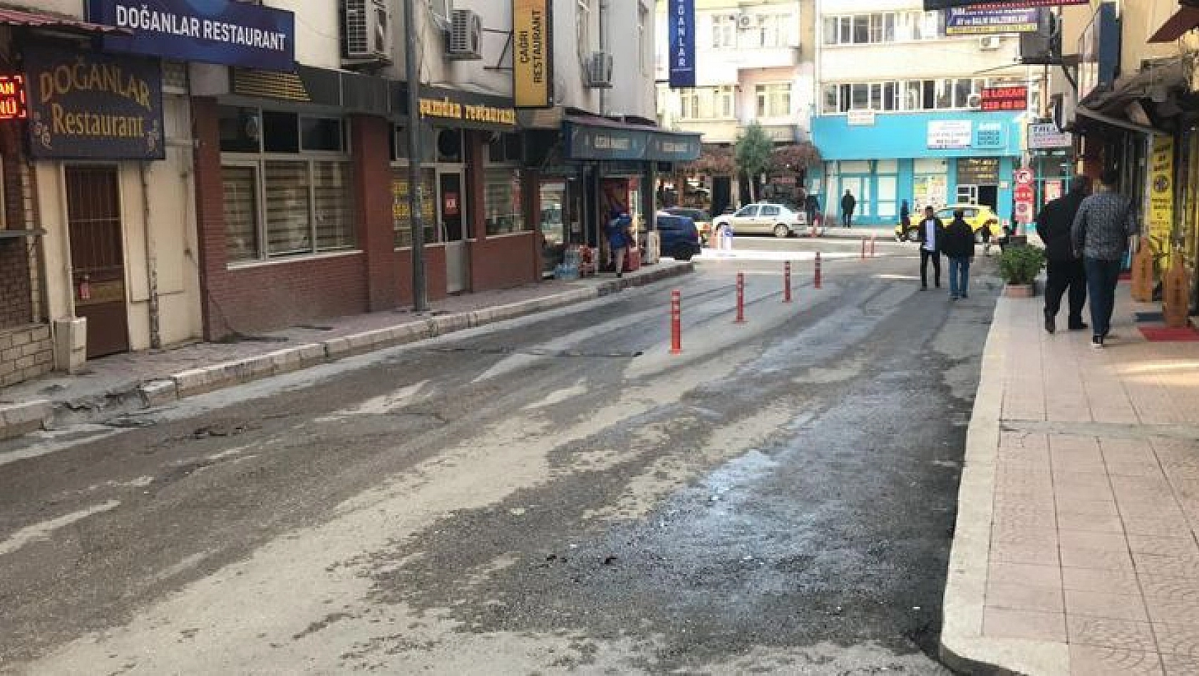 Garsonlarla tartıştı, silahlanıp mekana geri geldi, yanlışlıkla arkadaşını öldürdü