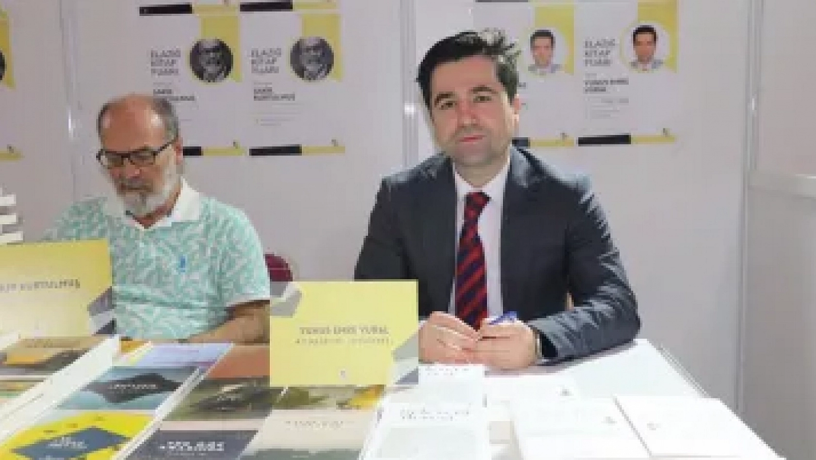 Kaymakam 'Yazar' Olarak Elazığ'da Kitap Fuarına Katıldı