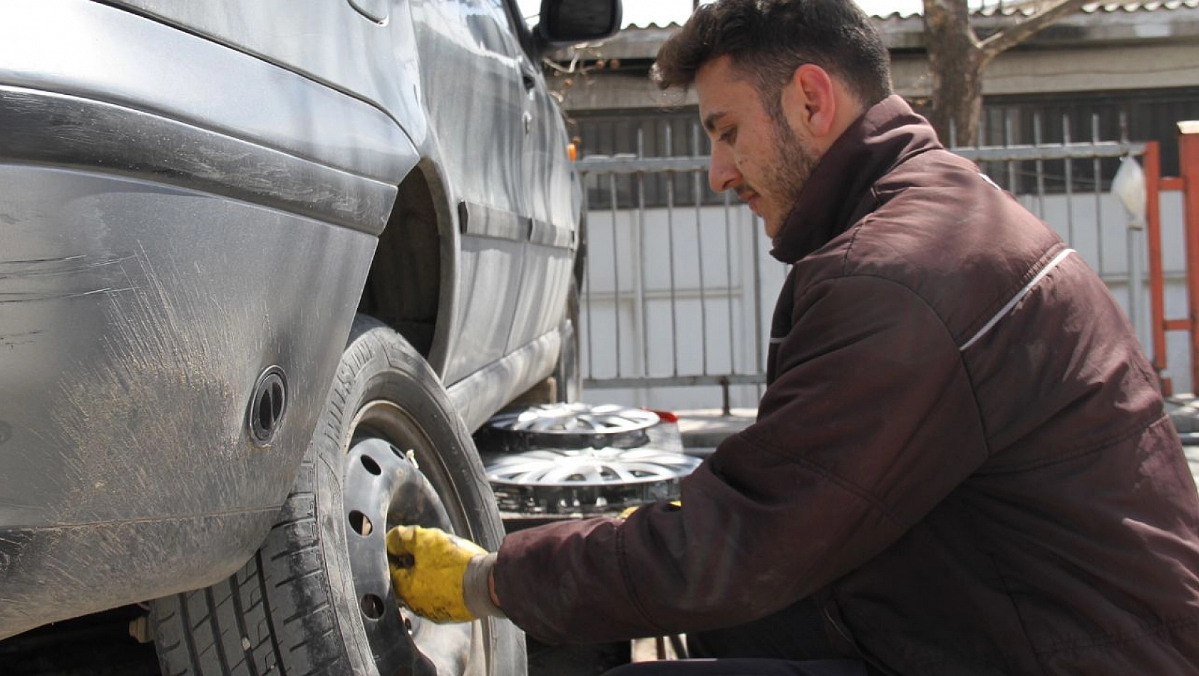 Oto Lastikçilerde Değişim Yoğunluğu Yaşanıyor