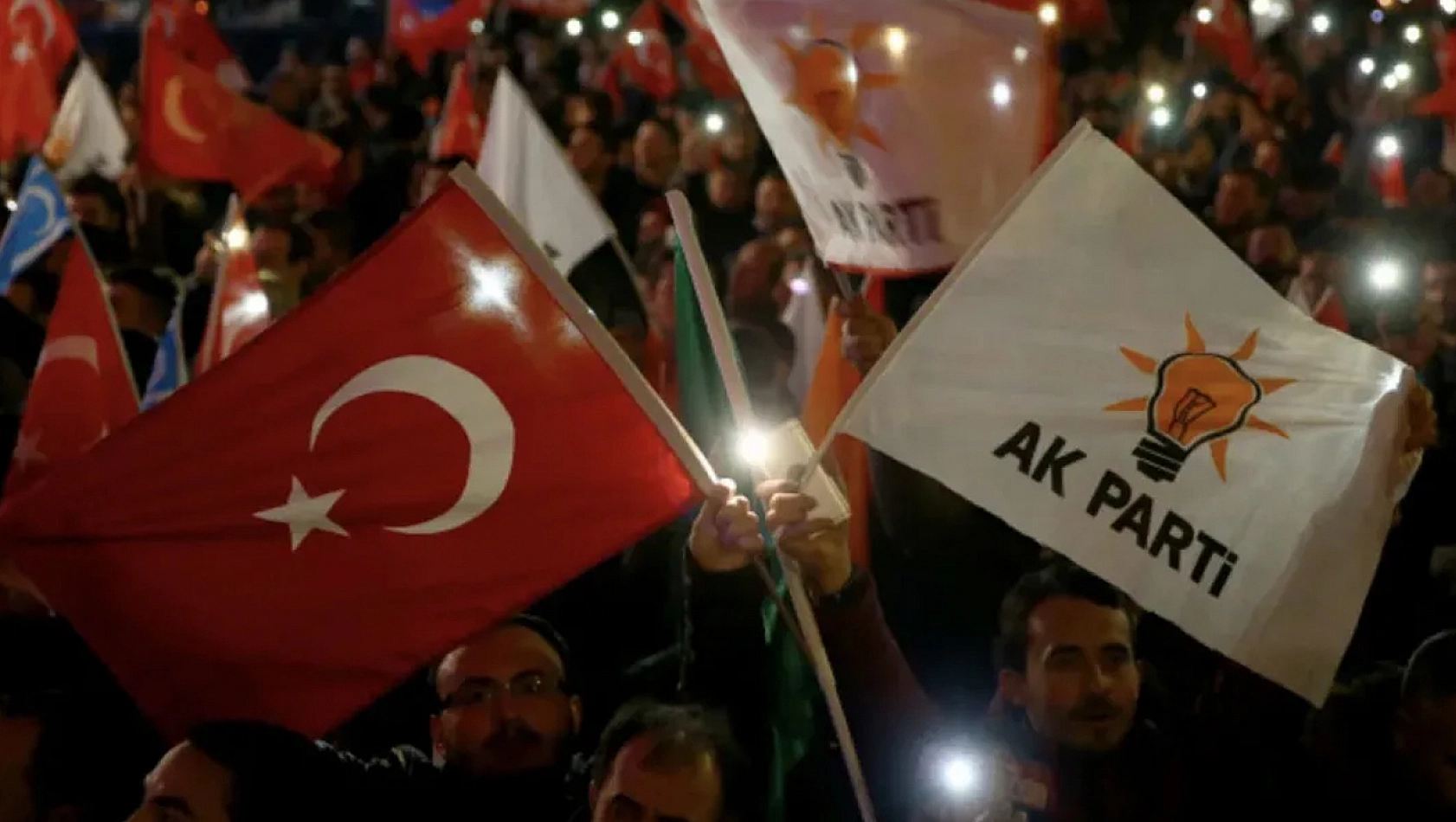 56 belediye başkanı AK Parti'ye geçti