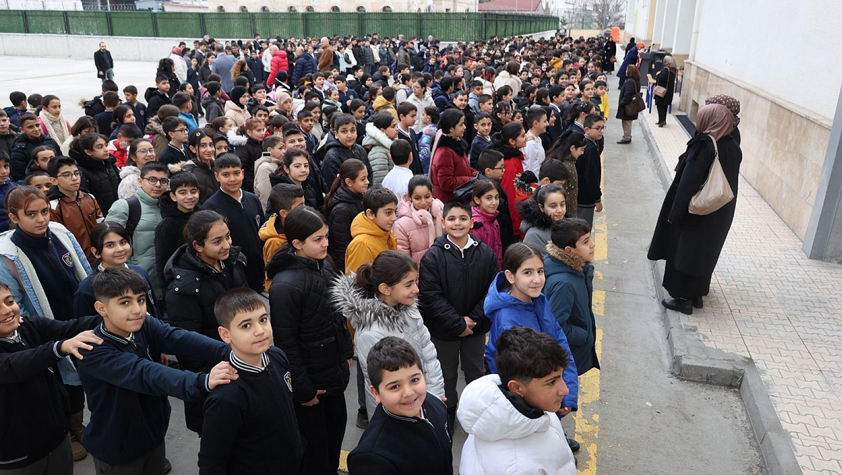 Asrın felaketinde hayatını kaybedenler Elazığ'daki okullarda anıldı