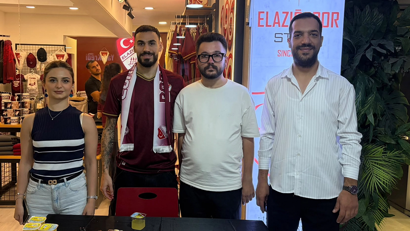 Barış Ekincier, Elazığspor Store'da taraftarlarla buluştu