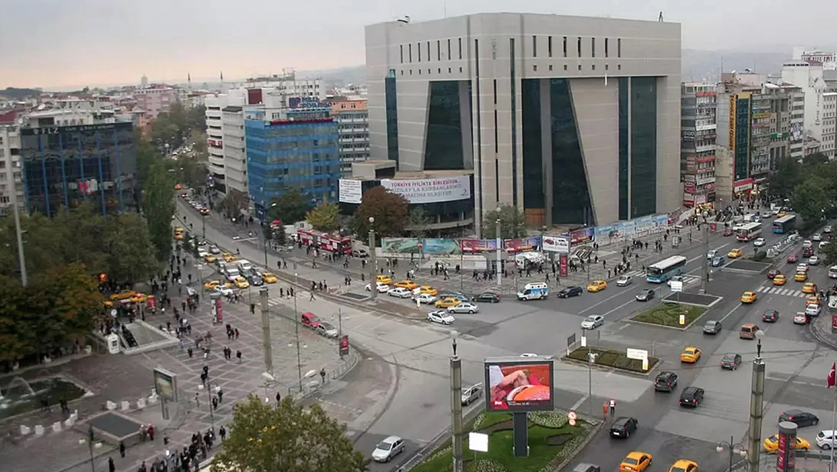 Ankara'da Bombalı Saldırı!