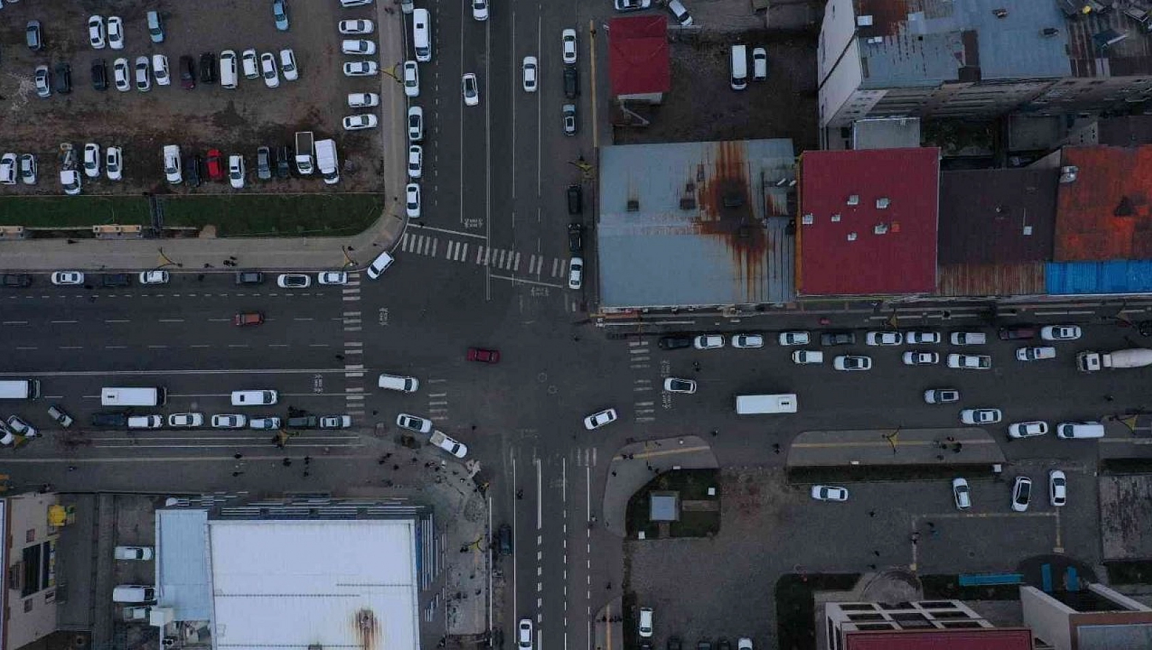 Bingöl'ün en işlek kavşağında yollar 6 şeride yükseltildi