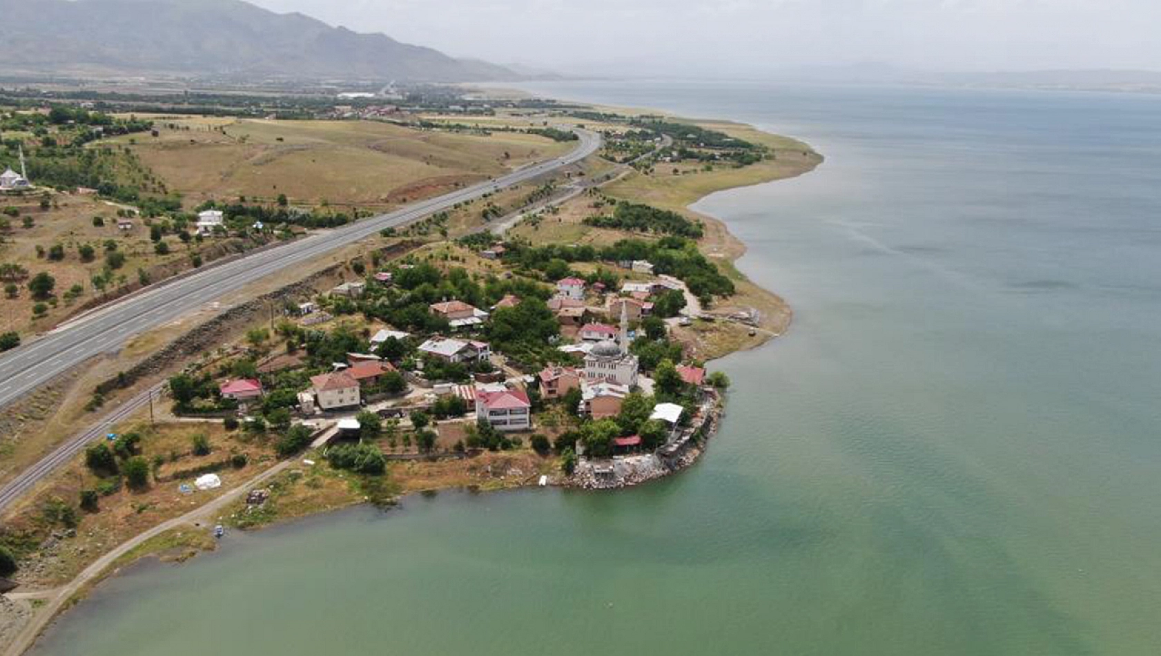 Burası İrlanda Değil Elazığ'ın Bir Köyü!