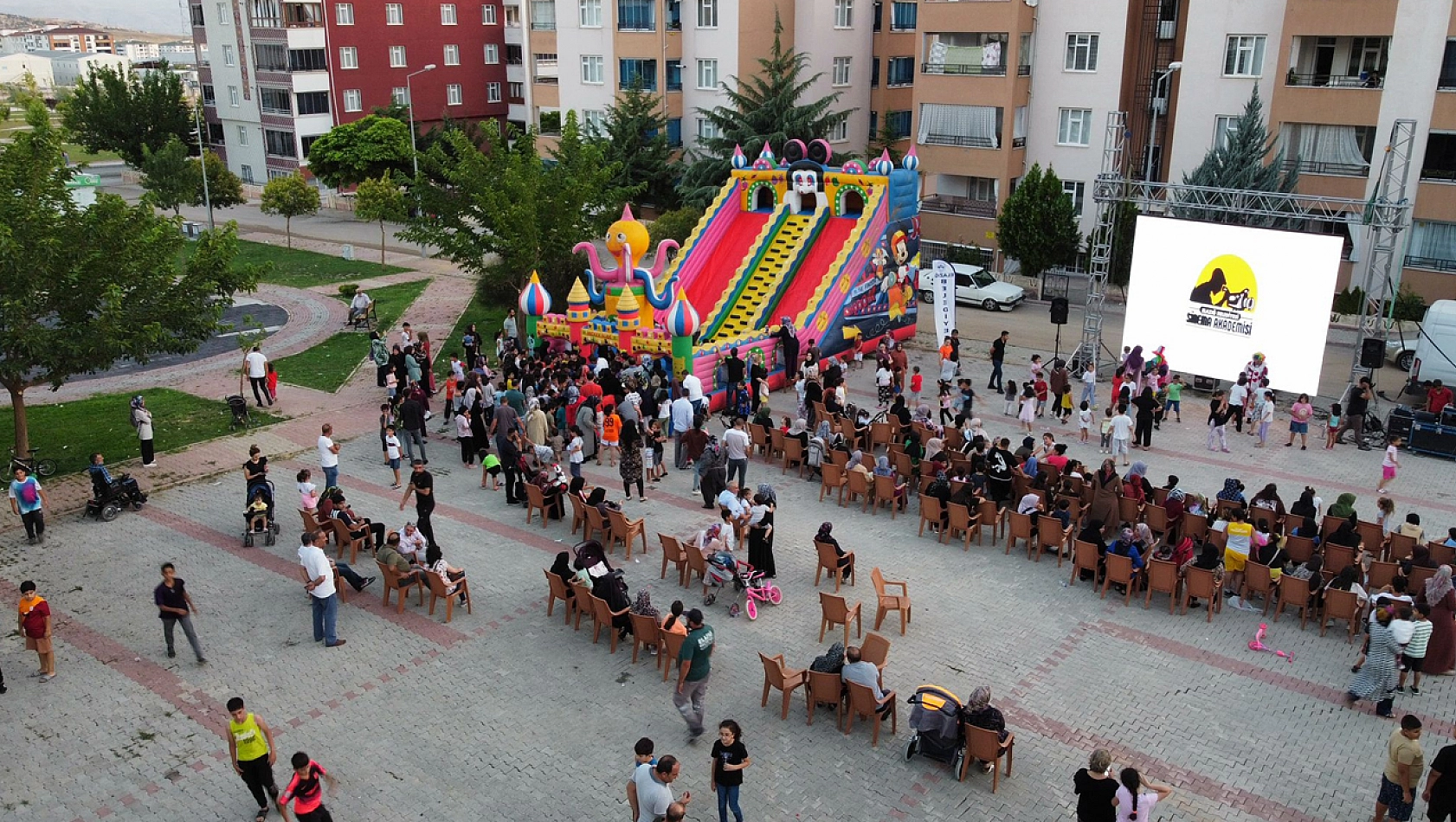 Çocuklar, Yaz Aylarının Keyfini 'Yaz Şenlikleri' İle Yaşıyor