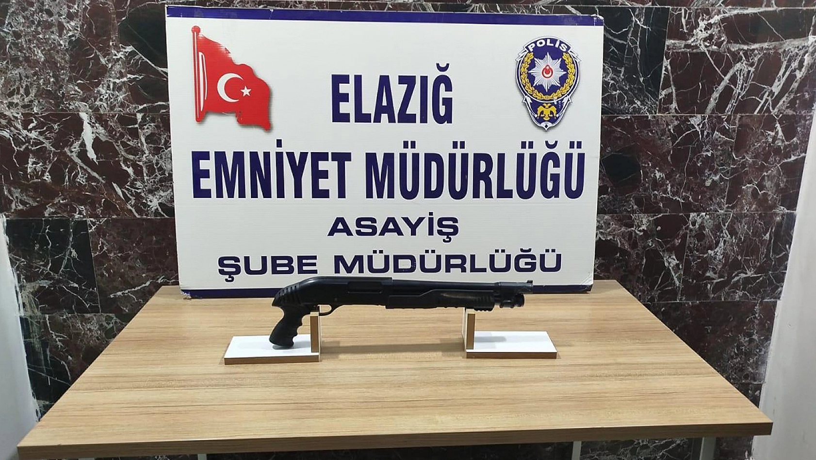 Elazığ'da kahvehaneye silahlı saldırı düzenleyen şahıs yakalandı