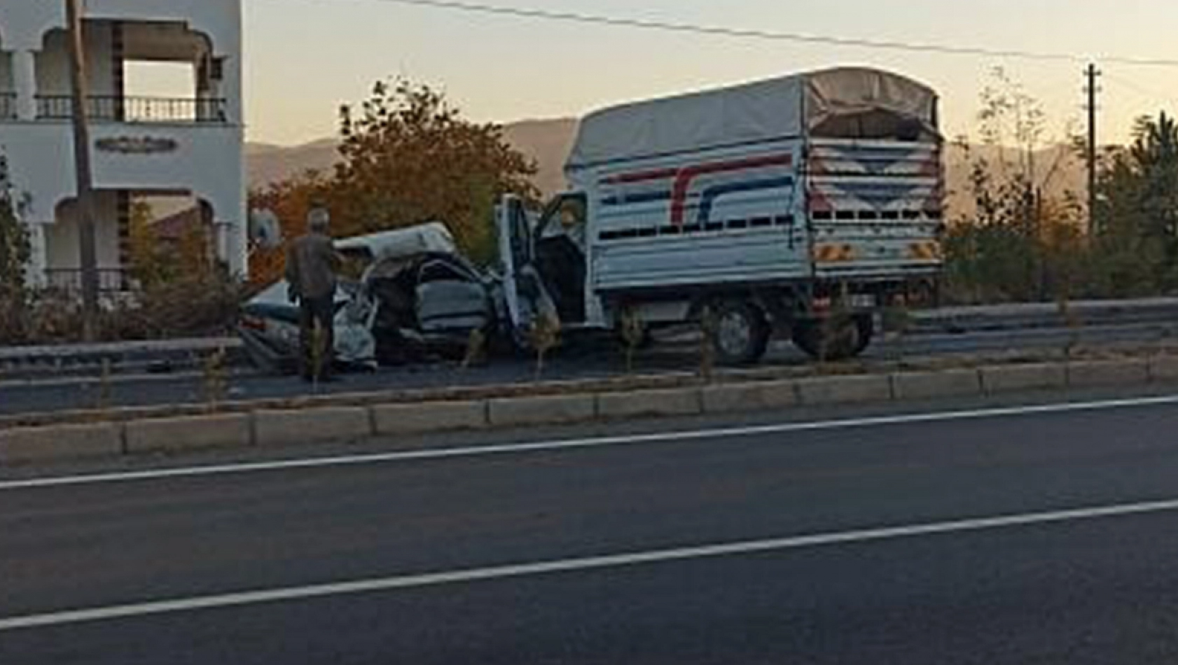 Elazığ'da korkunç kaza: 1 ölü, 1 yaralı