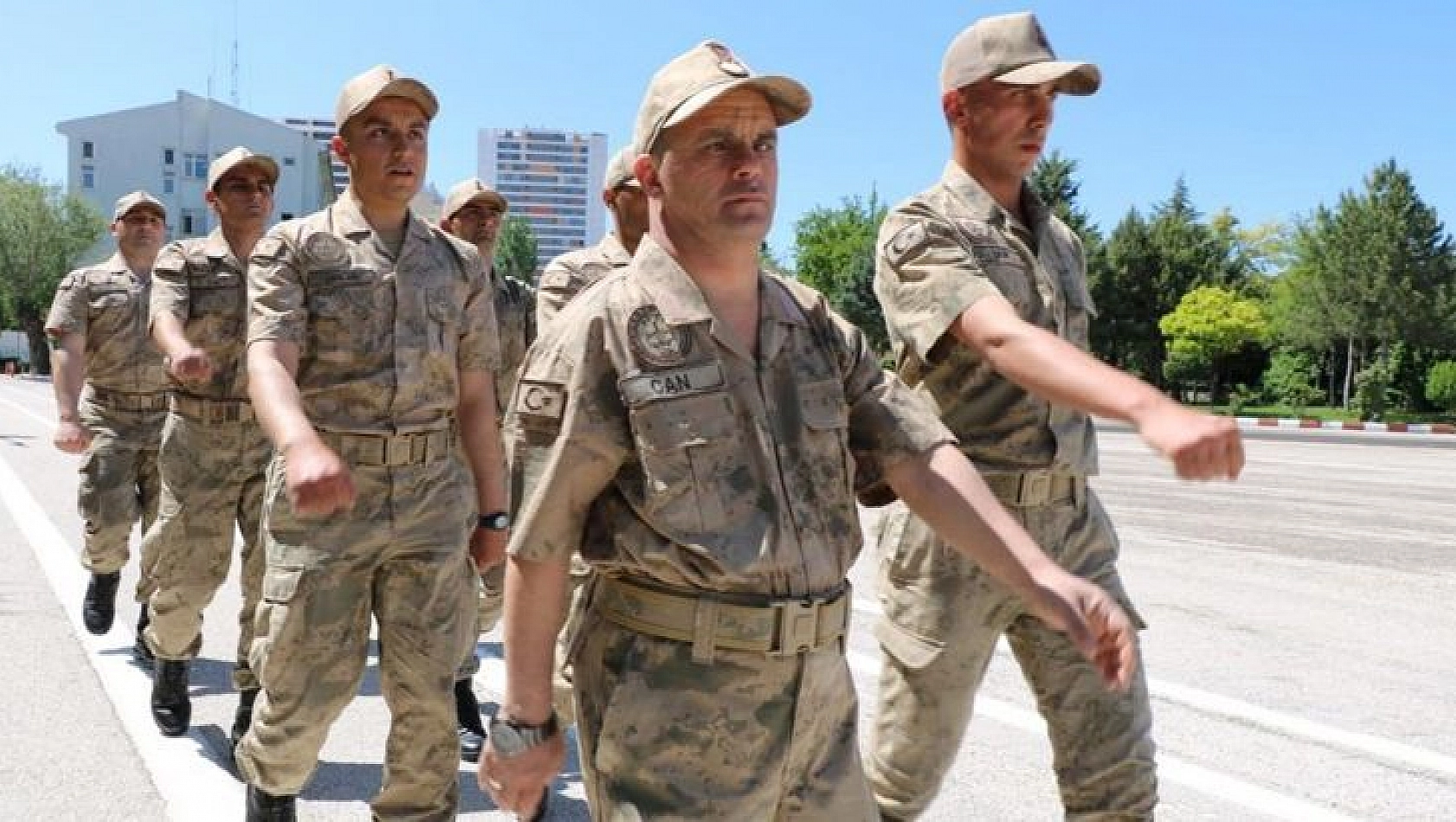 Elazığ'da özel birey asker olmanın gururunu yaşadı