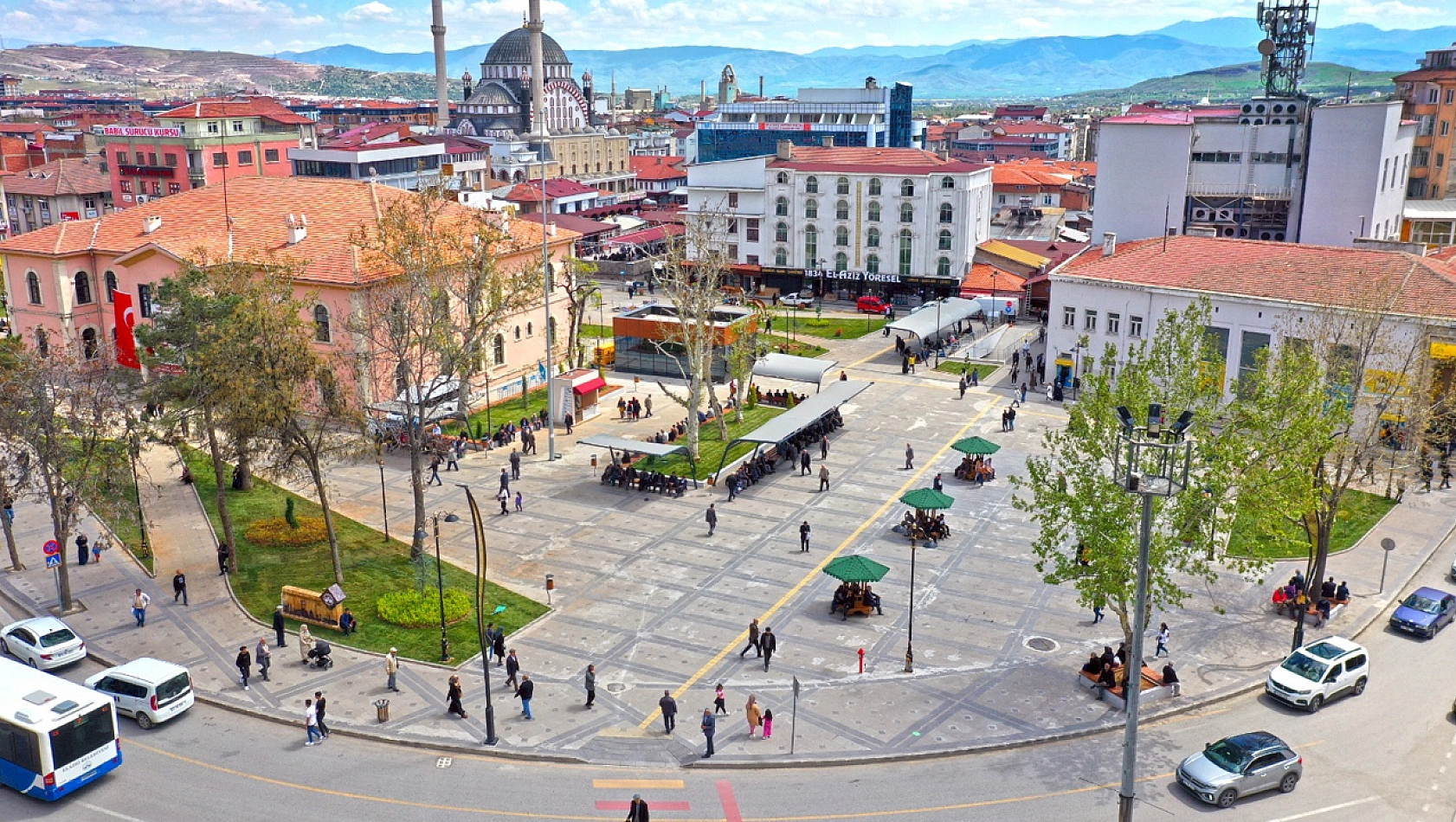 Elazığ'da Yılda Sadece 2 Ay Bulunuyor, Zamanı Geldi